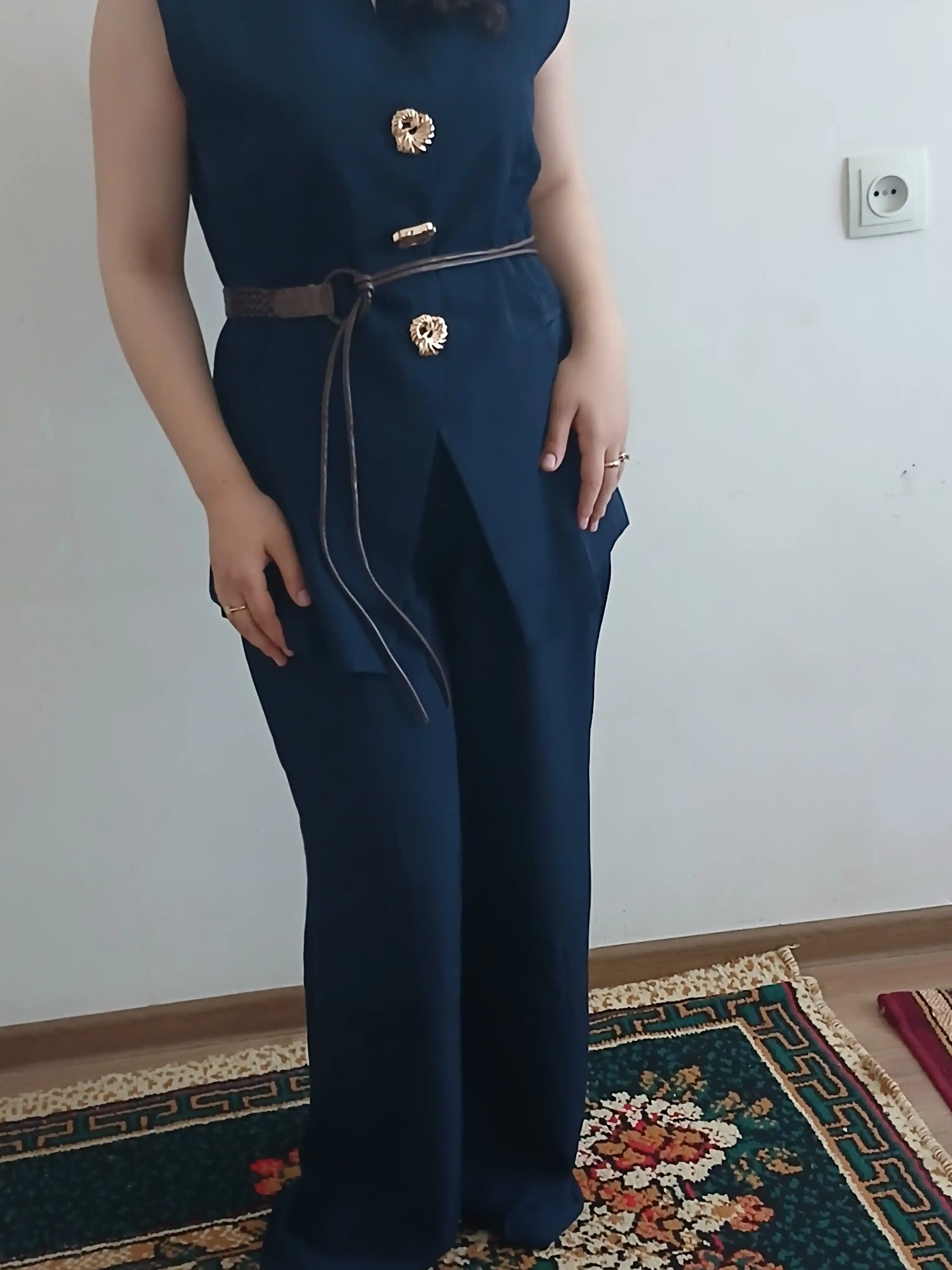 Ayollar kostyumi, ayollar shim kostyumi, qora kostyum, klassik kostyum, ofis kiyimi