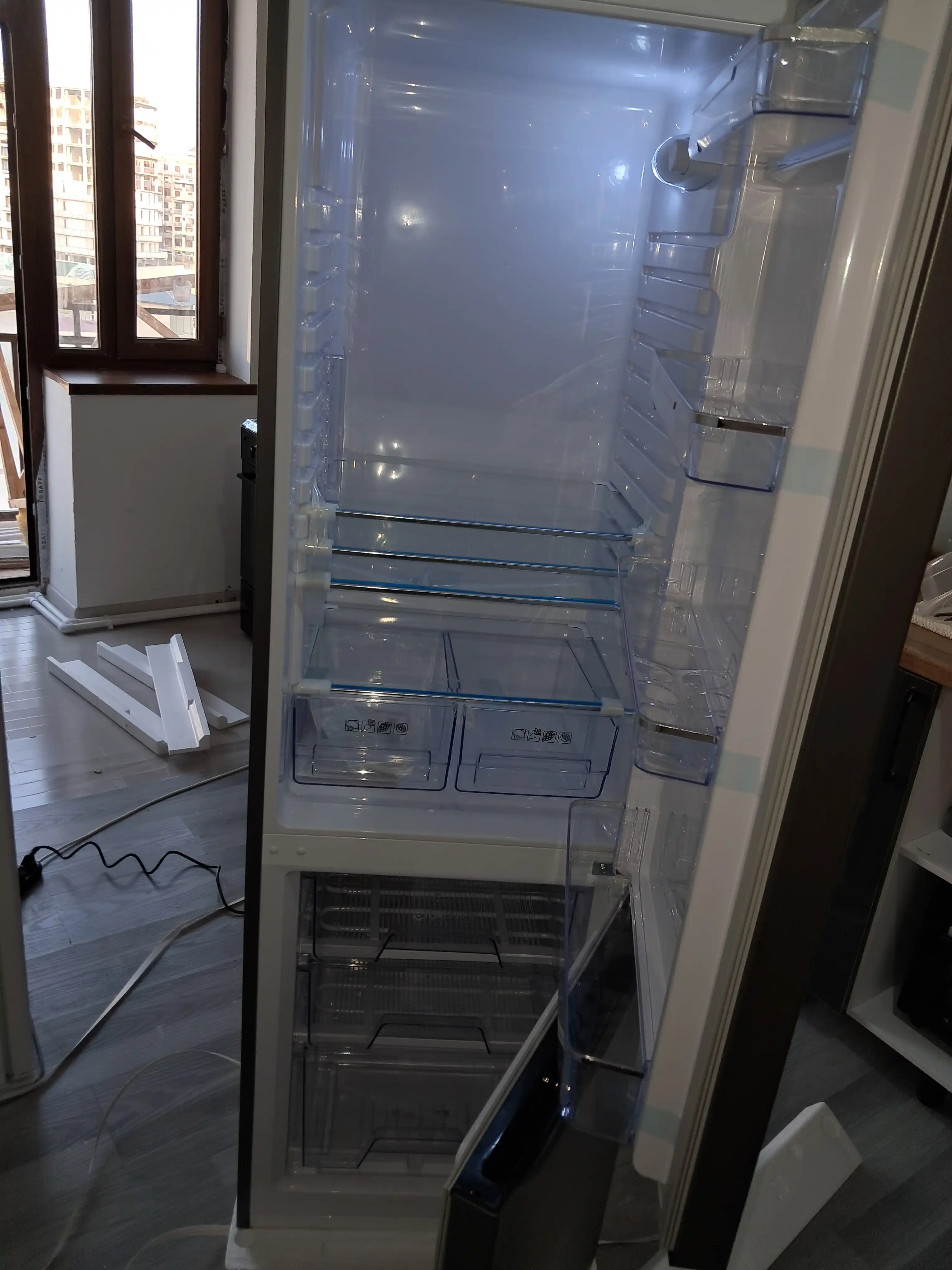 Sovutgich Artel HD 345 RND Eco-Frost, 265 litr, shovqinsiz 42 dB, A+ energiya tejamkor