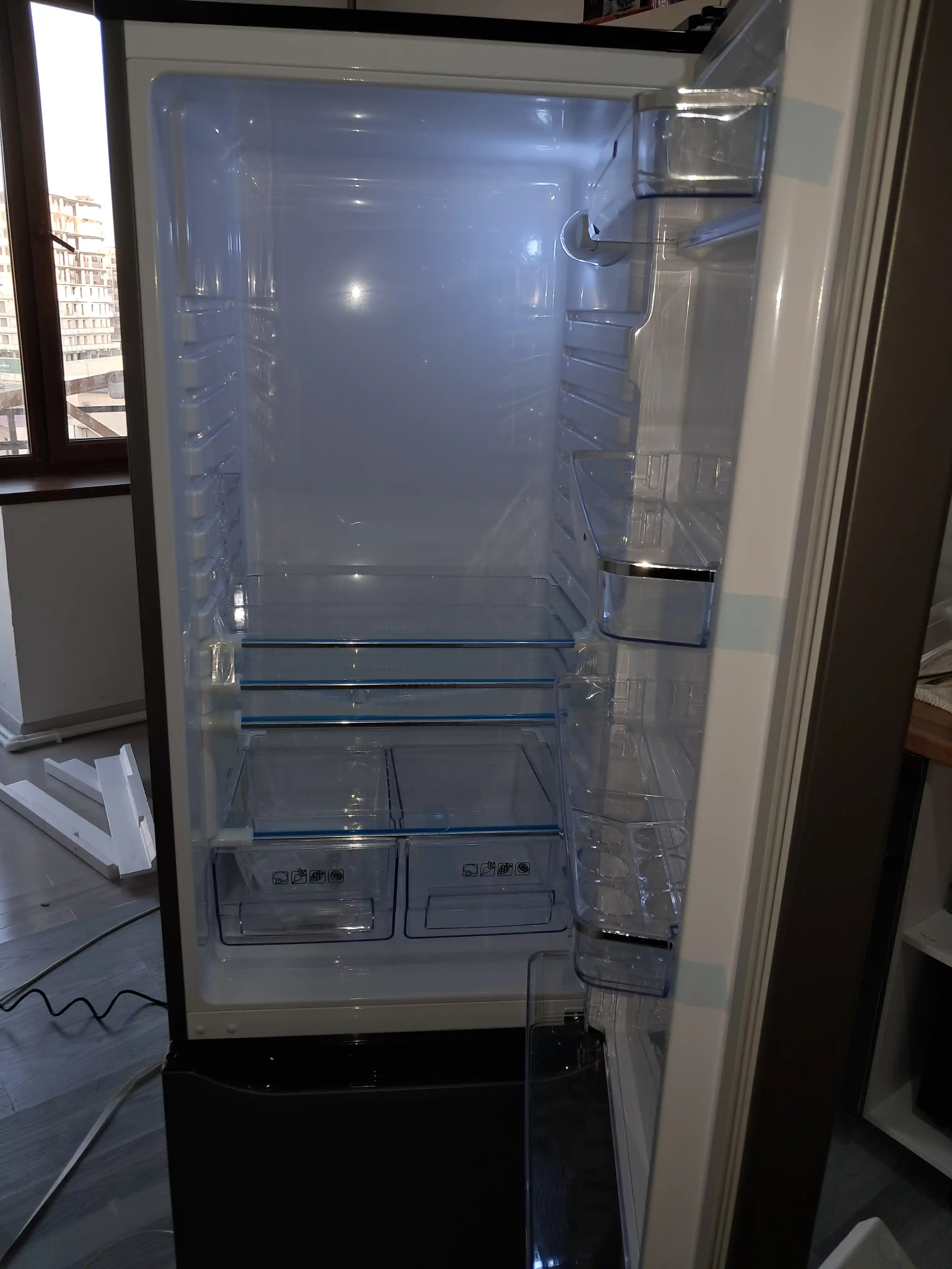 Sovutgich Artel HD 345 RND Eco-Frost, 265 litr, shovqinsiz 42 dB, A+ energiya tejamkor