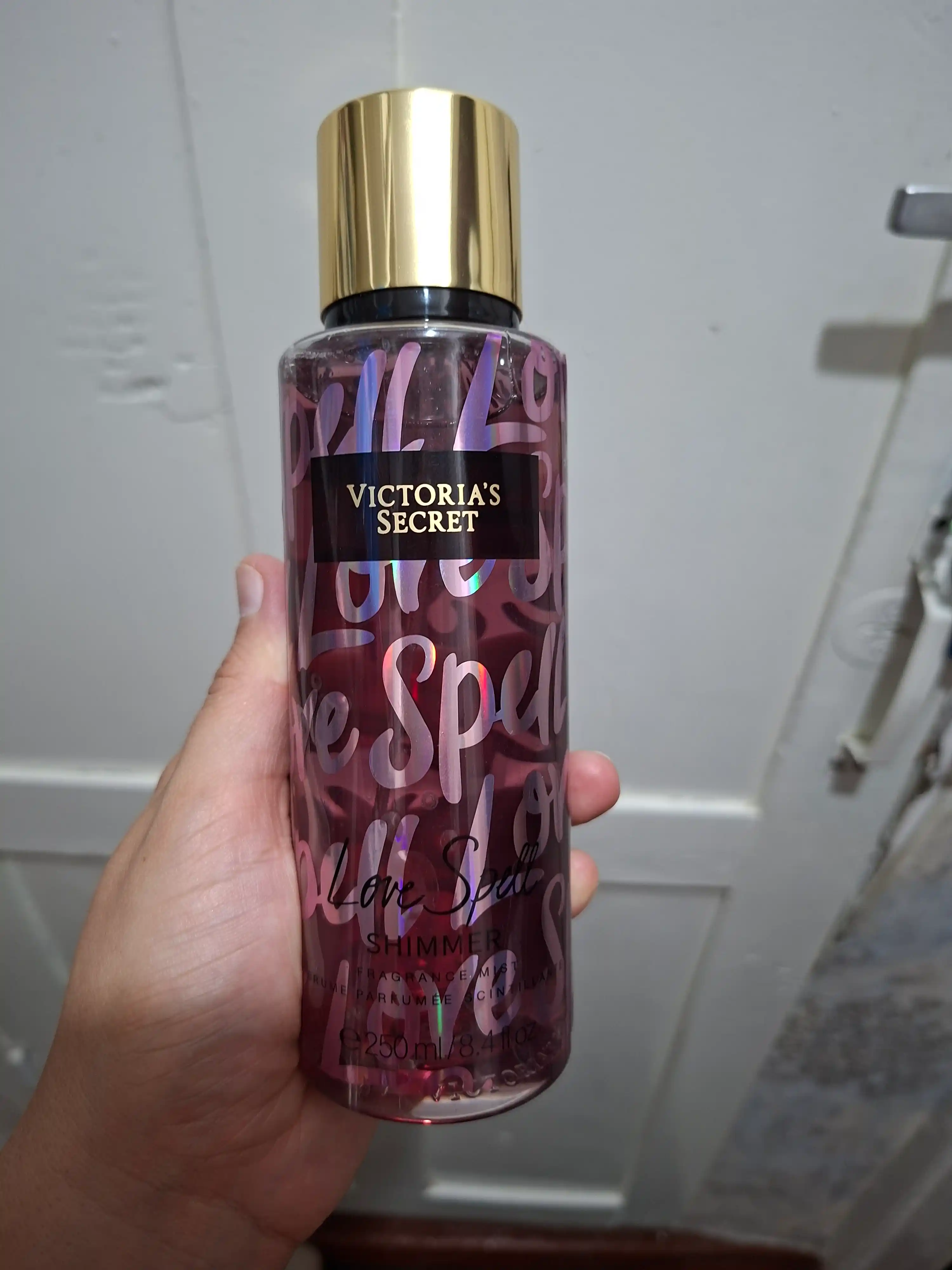 Parfyumlangan tana spreyi suvi Victoria's Secret Spreyi Aqua Kiss Rush, Shimmer, 250 ml