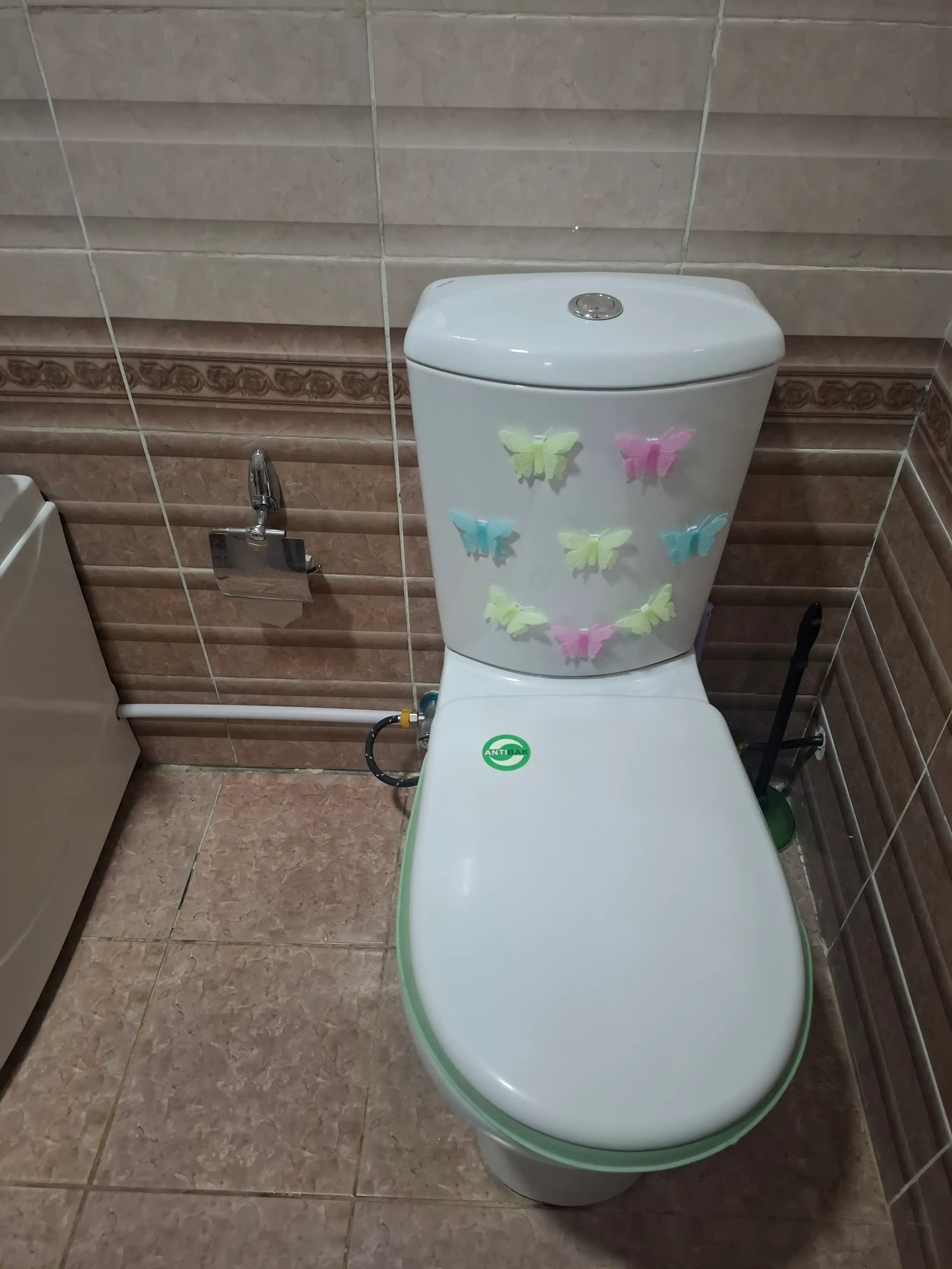Наклейки на стену звезды, фосфор, 100 звезд + и 4 бабочки