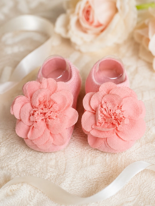 Цветочные пинетки для девочек, носочки для новорожденных, мягкие праздничные пинетки