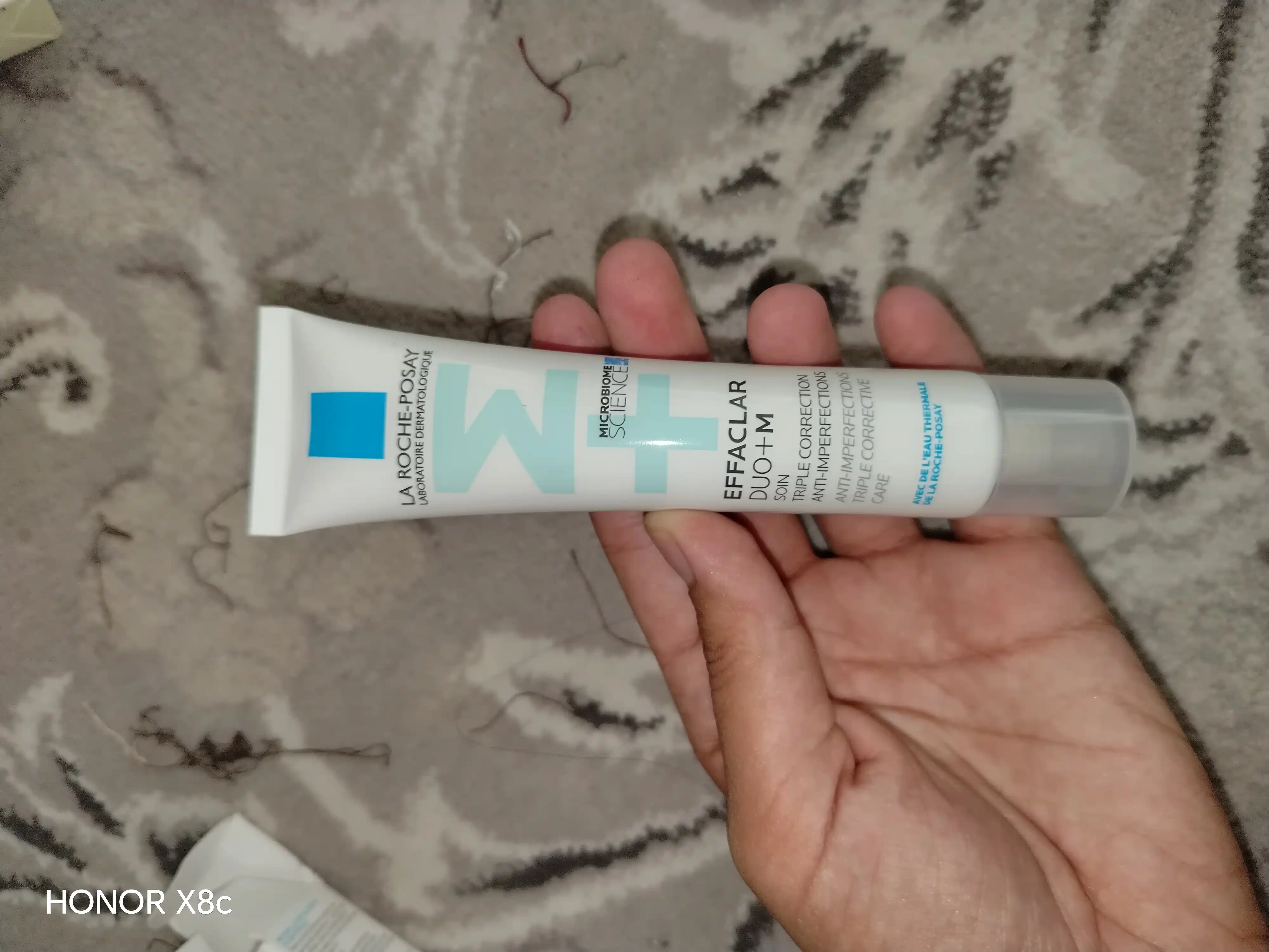 Uch marta tuzatuvchi krem jeli, la ROCHE-POSAY EFFACLAR DUO + M, nomukammallikka qarshi, 40 ml