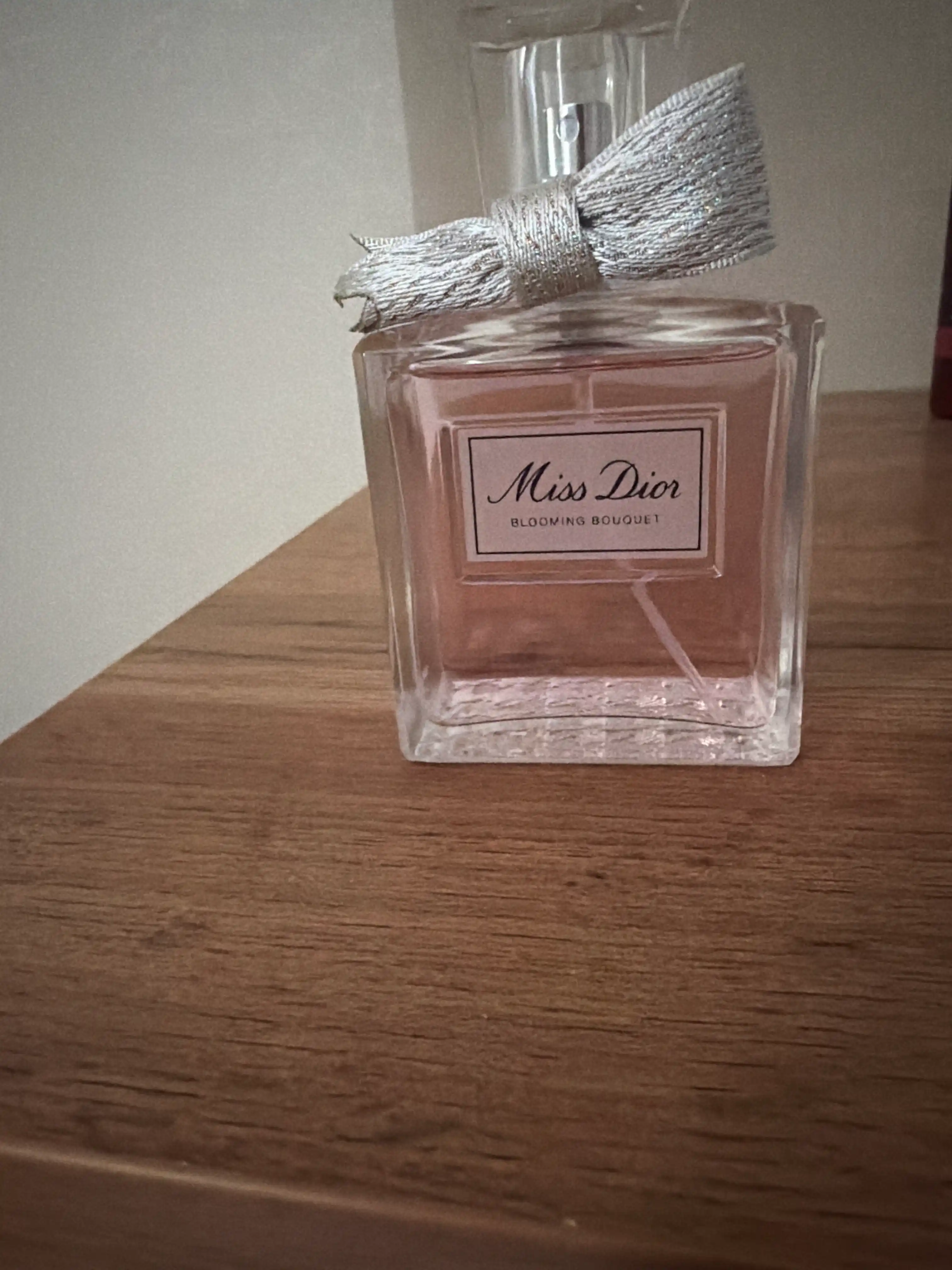 Ayollar atirlari Miss Dior, Blooming Bouquet