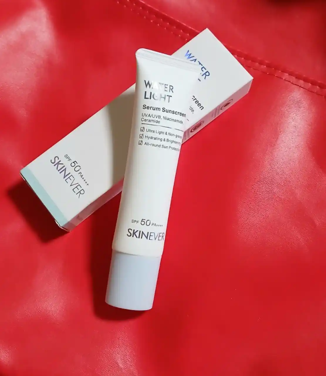 SKINEVER SPF 50+ quyoshdan himoyalovchi zardob, namlantirish va himoya