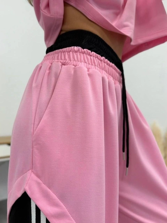 Ayollar uchun ikki qismlik oversize sport kostyumi futbolka va keng shim standart 42–52
