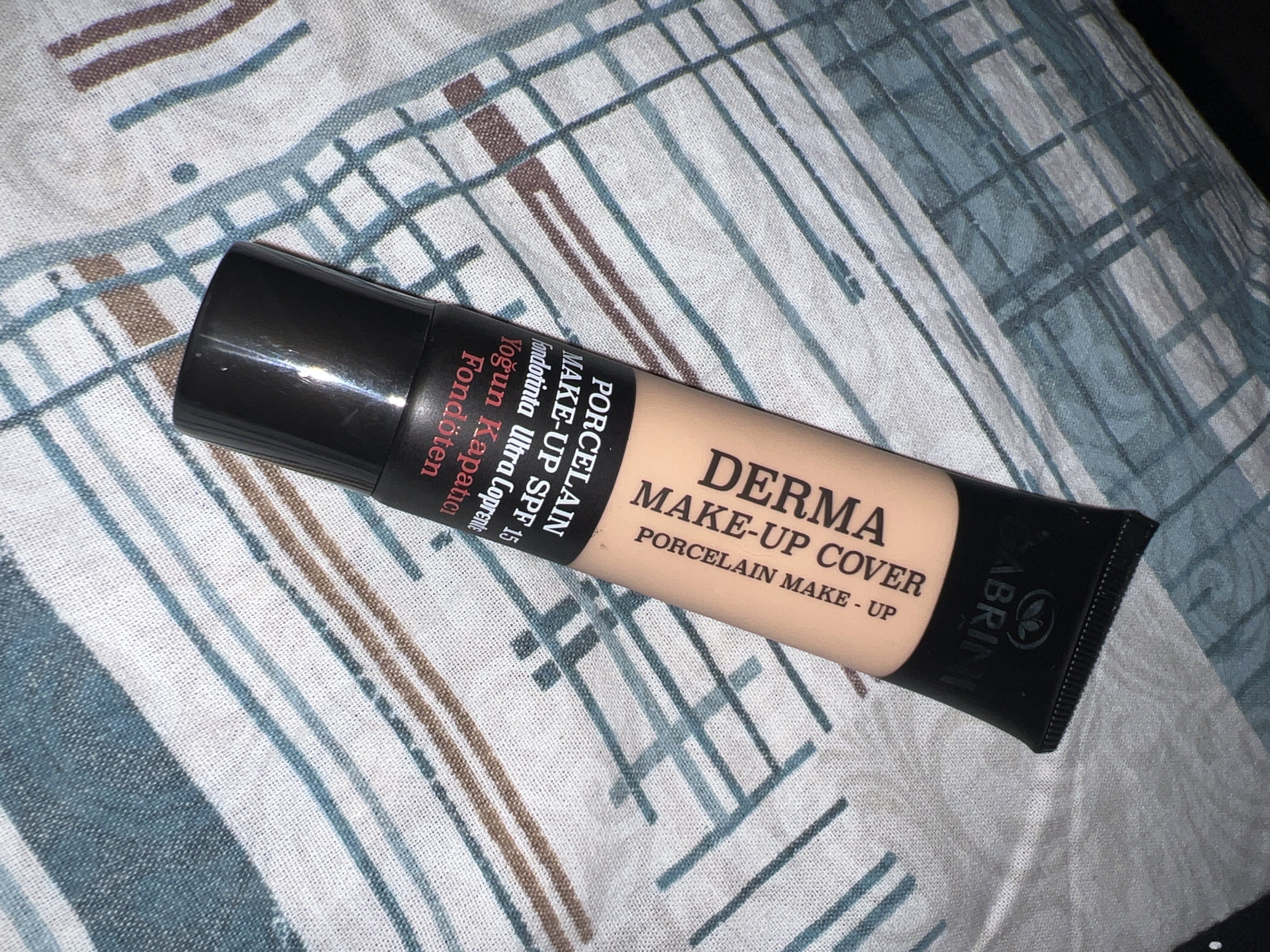Matlovchi tonal kremi Gabrini Derma, makiyaj ostiga, SPF 15