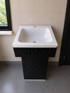 Qora
