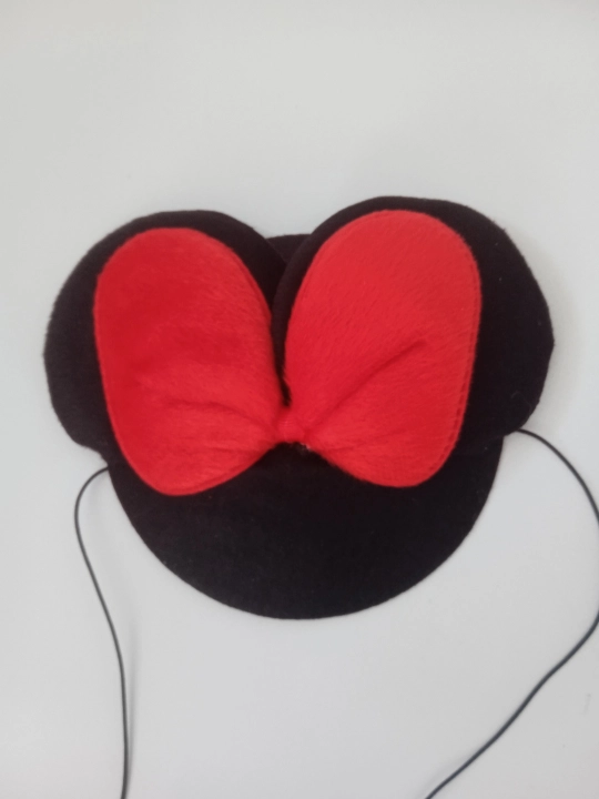 "Minnie Mouse mini shlyapa elastik tasmali."