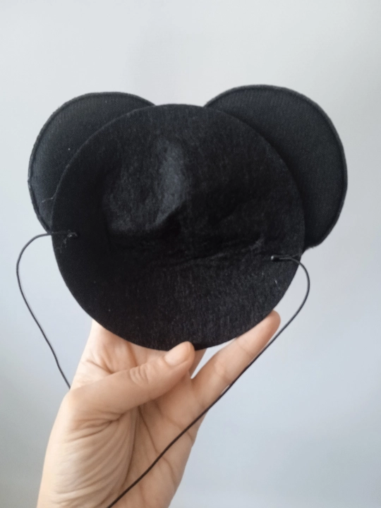 "Minnie Mouse mini shlyapa elastik tasmali."