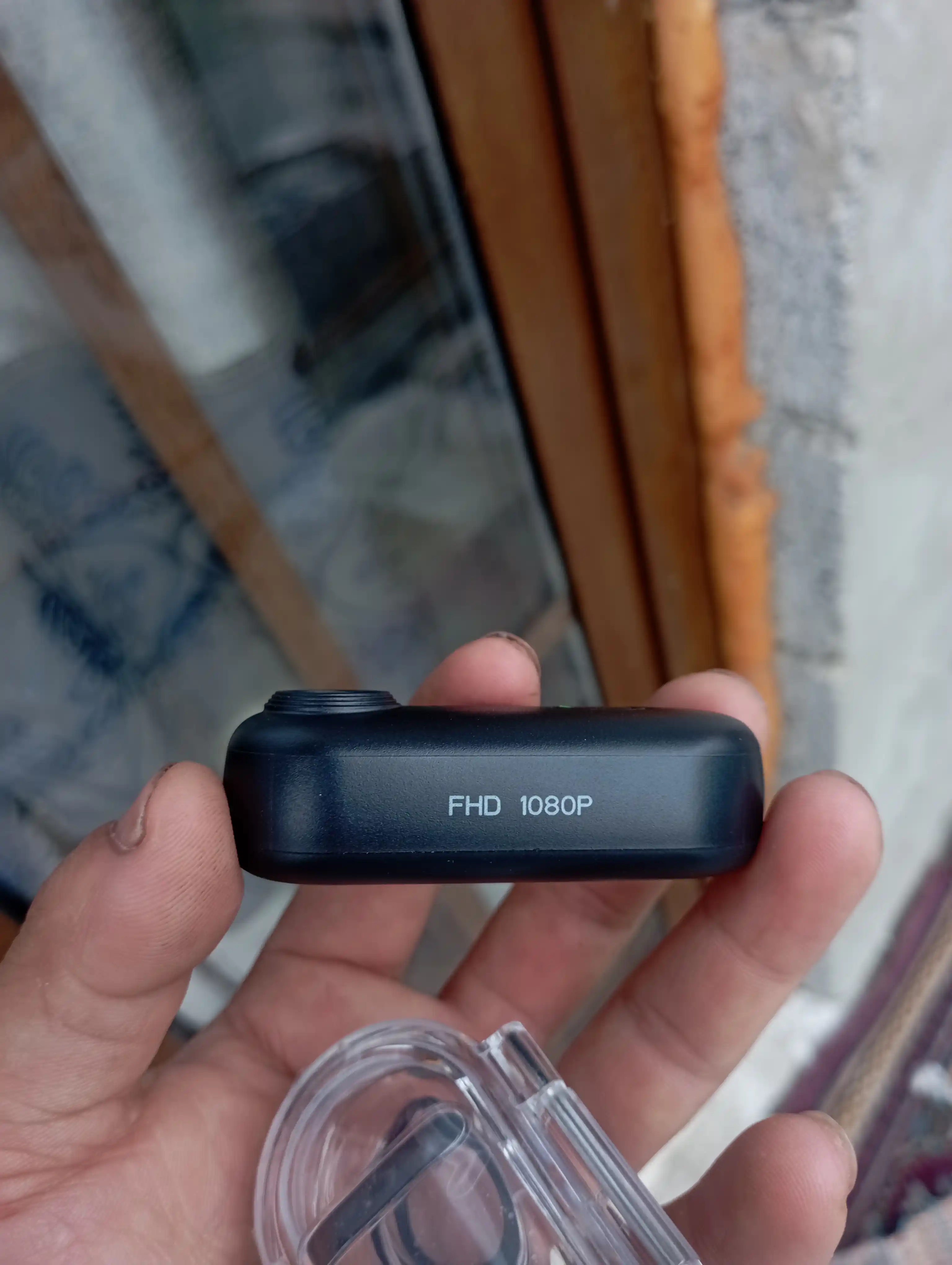 Magnitli mini ekshn-kamera Full HD 1080p Wi-Fi, 32 GB karta va mahkamlagichlar