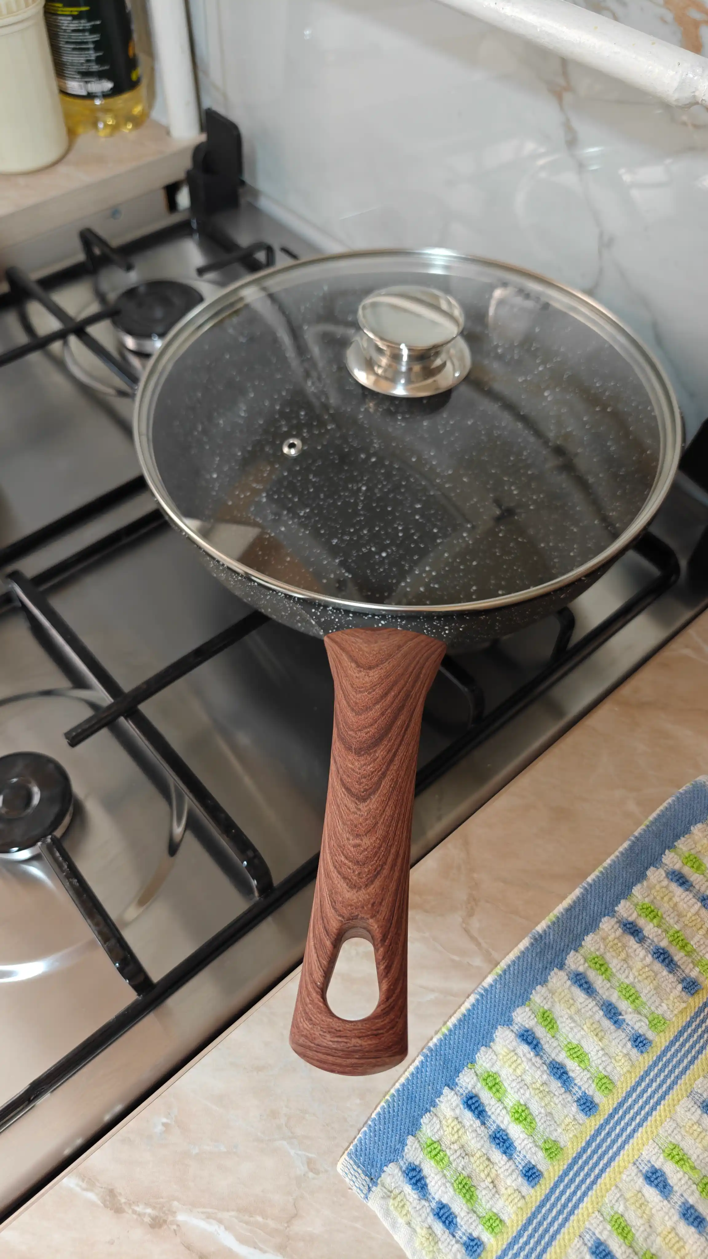 Granitdan yasalgan, yonishga qarshi qoplamali va O.M.S 15002 qopqoqli tova