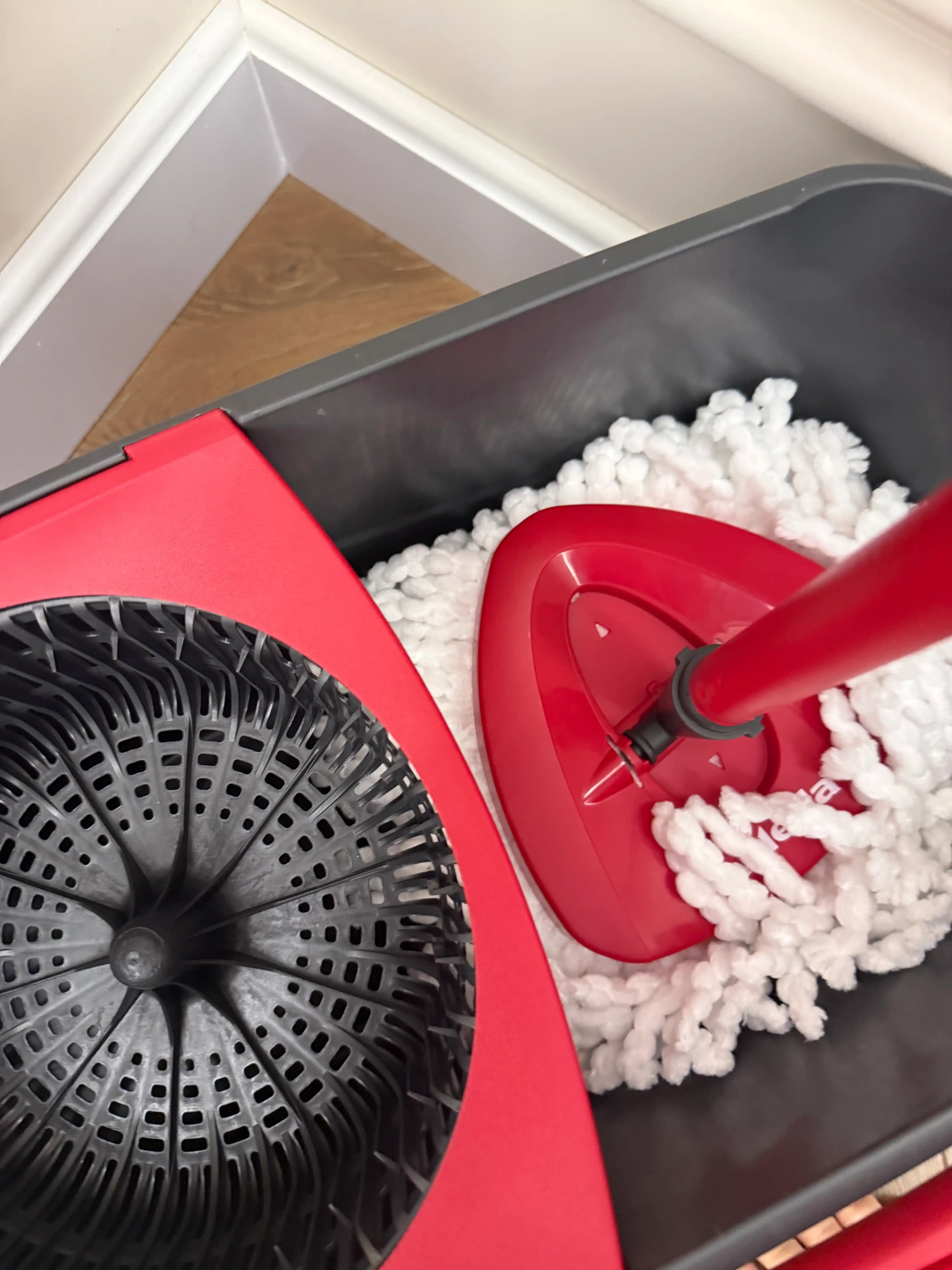 Vileda Turbo Smart chelak shvabra, aylanadigan, nam tozalash uchun, mikrofiberli