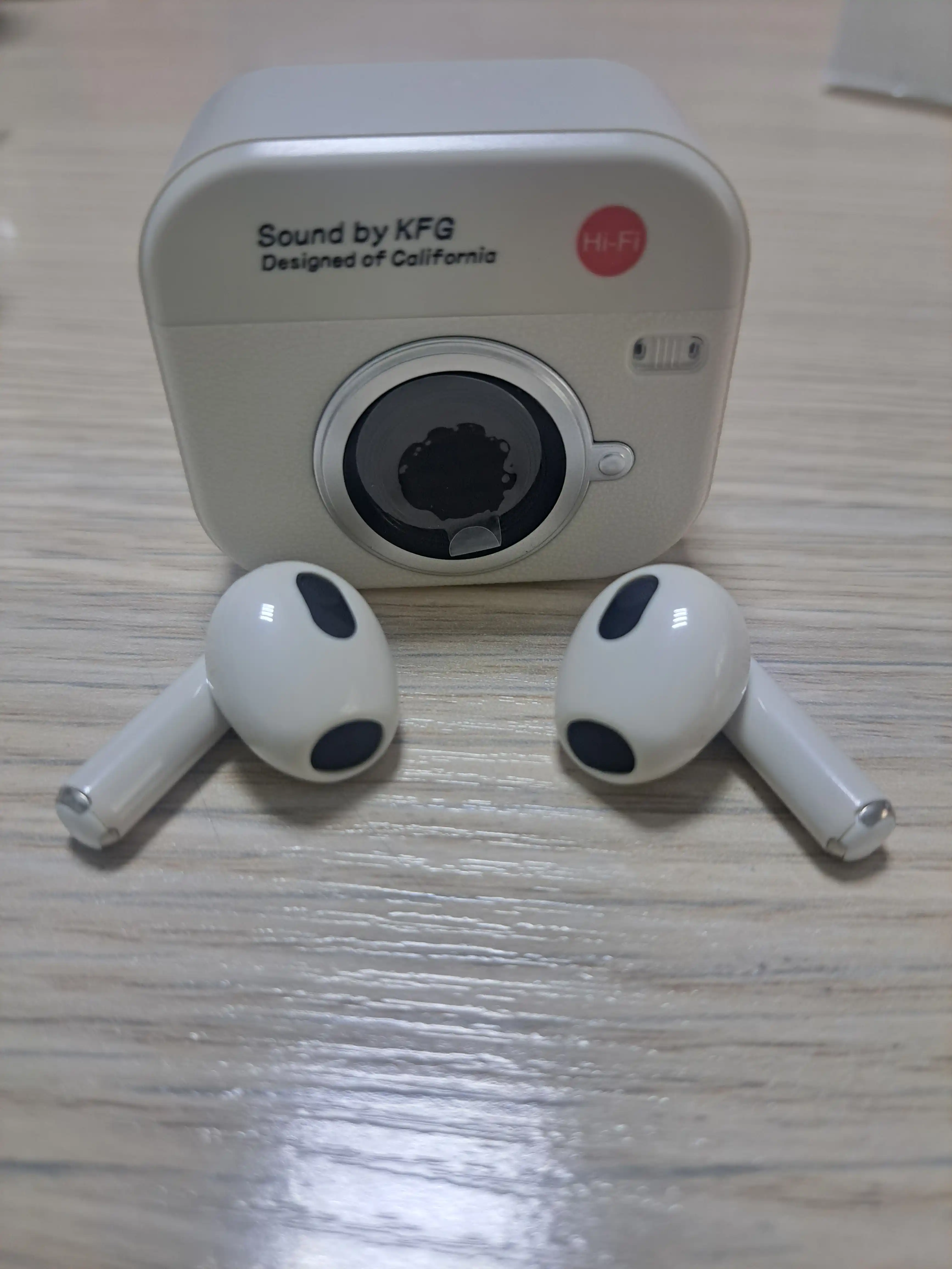 Simsiz quloqchinlar IPhone va Android uchun TWS KFG retro uslubidagi Bluetooth naushniklar