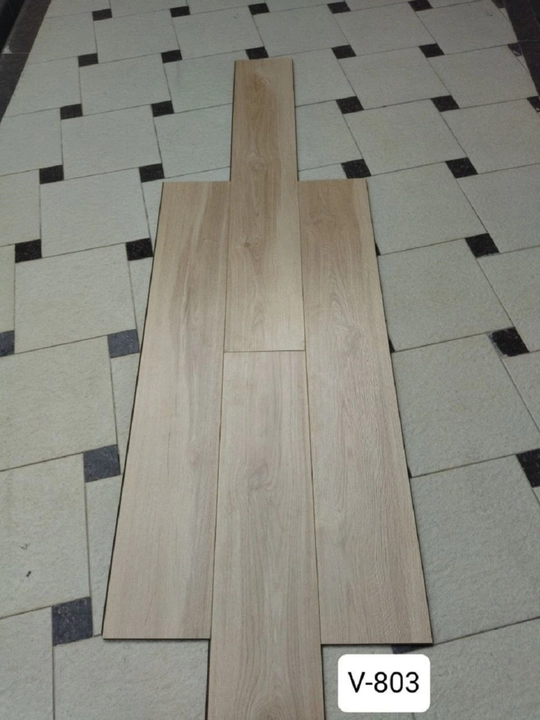 MDF laminat pol, 1220Х200Х8 mm razmerli, V - faskali sifatli yog'och taqlididagi taxta