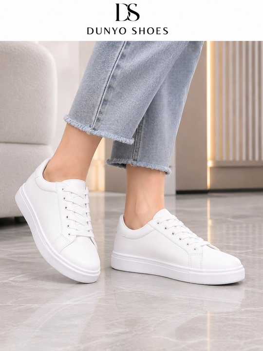 Ayollar uchun klassik krossovka Dunyo Shoes, oq va qora, kundalik sport poyabzali