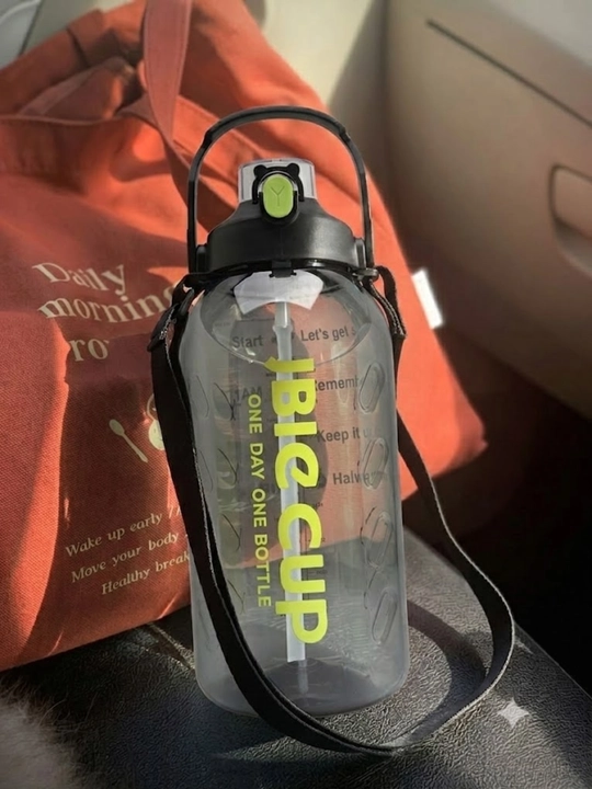Suv va ichimliklar uchun trubkali katta butilka, 3000 ml, BIG Cup