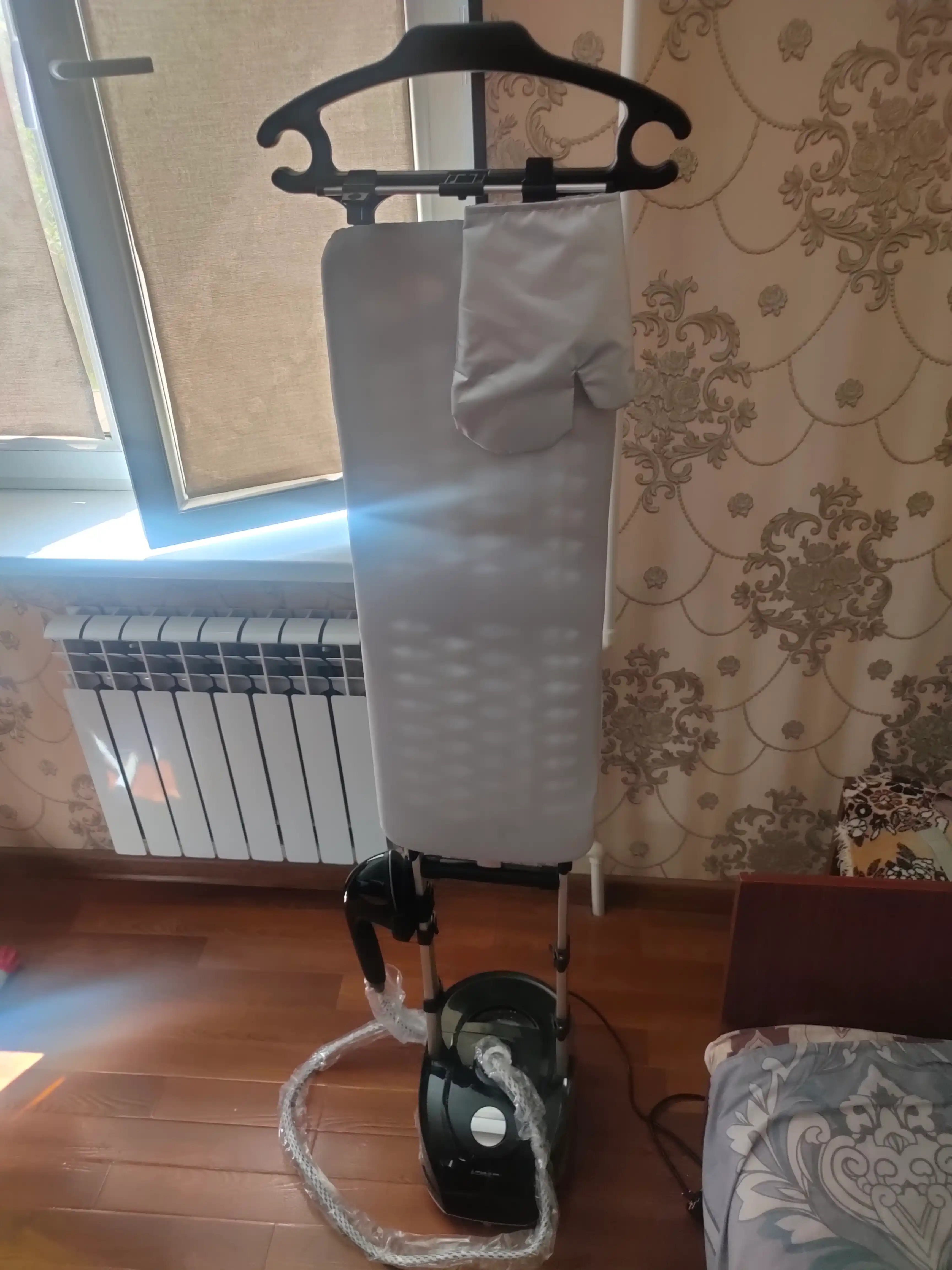 Kiyimlar uchun ko‘p funksiyali vertikal bug‘latgich M3, M4, M6, bug‘ dazmoli, 2100 Vt