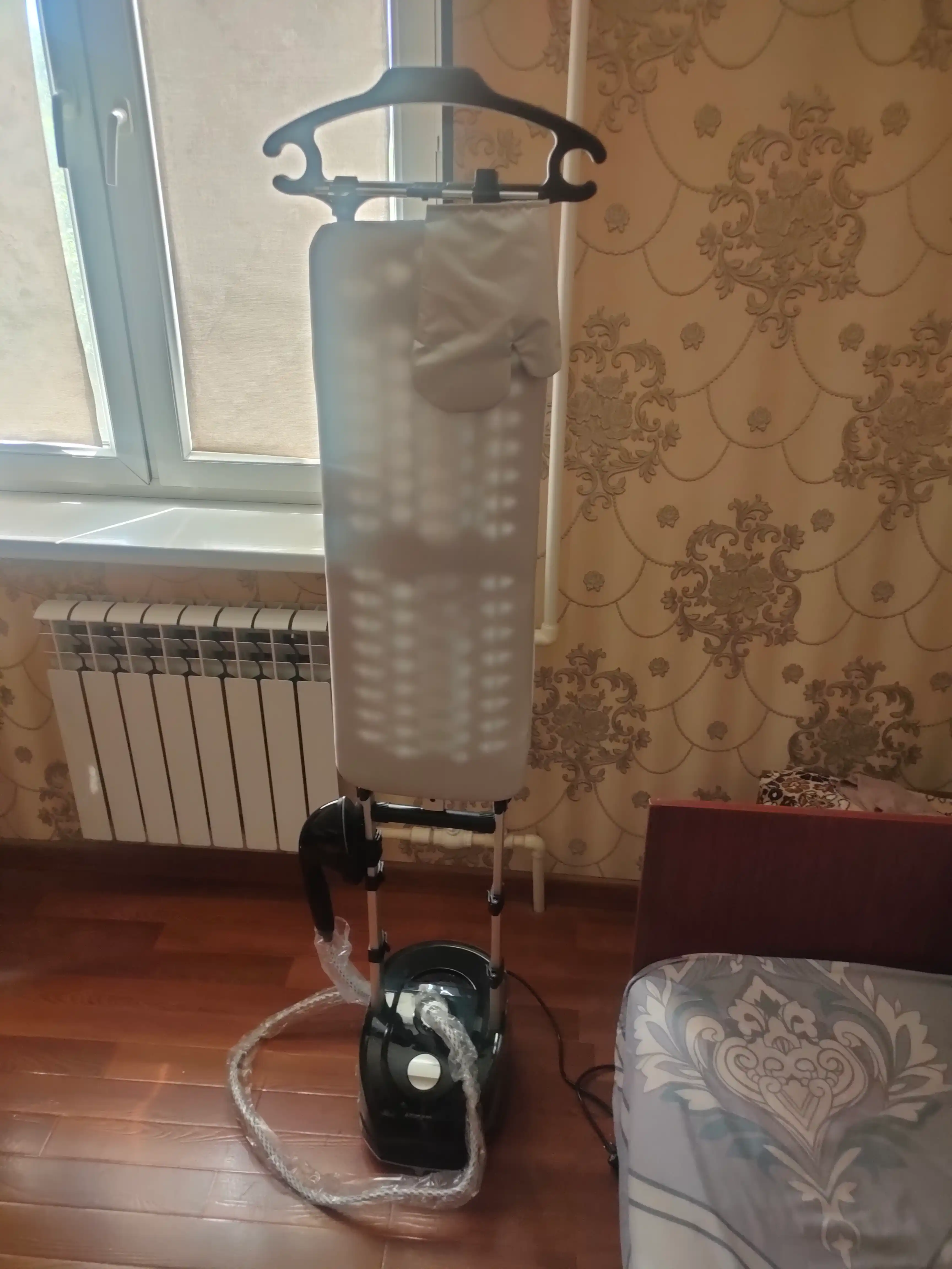 Kiyimlar uchun ko‘p funksiyali vertikal bug‘latgich M3, M4, M6, bug‘ dazmoli, 2100 Vt