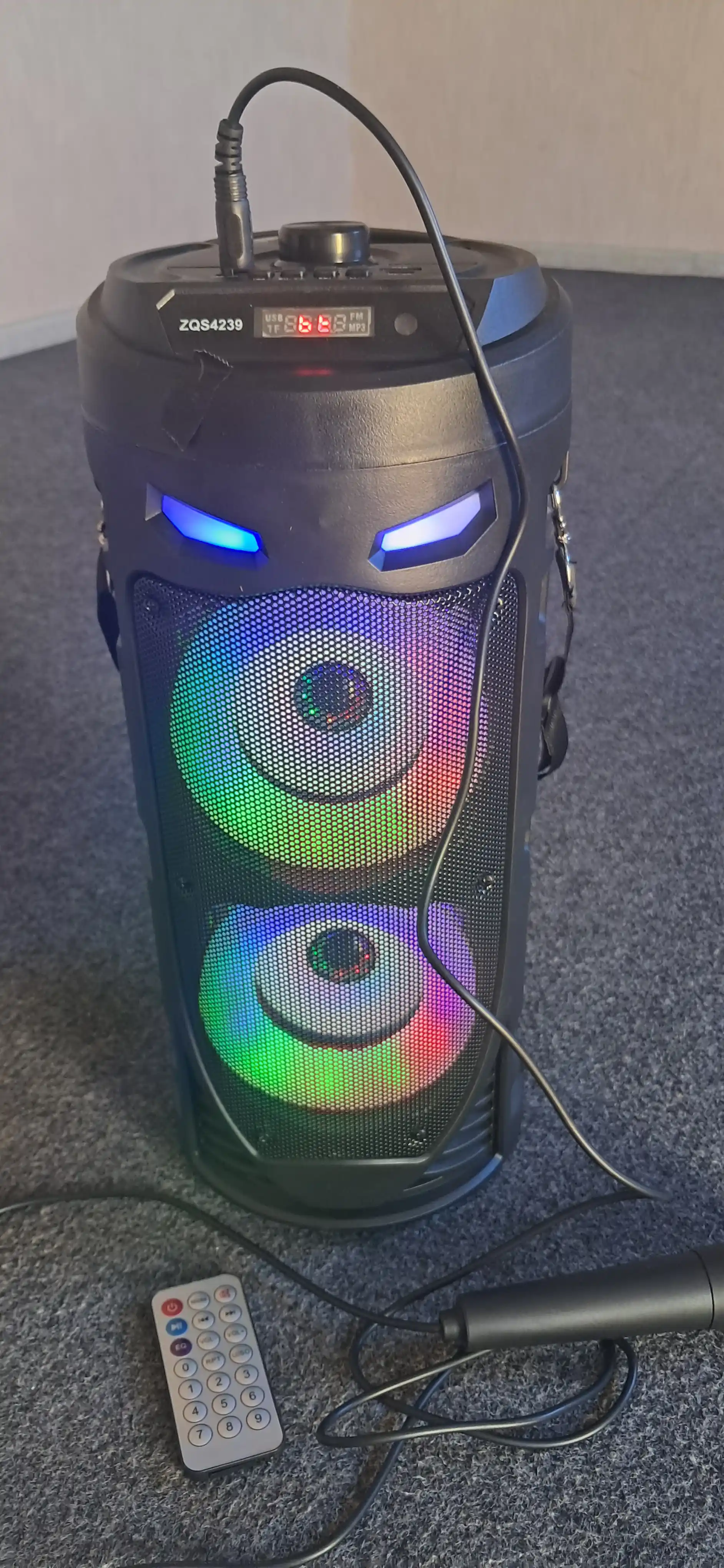 Katta Bluetooth simsiz karnay, karaoke, RGB yoritish, mikrofon va pult bilan