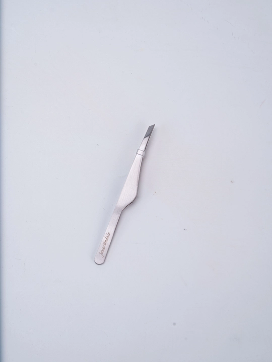 Jane Iredale qosh uchun professional qiya pinset - 