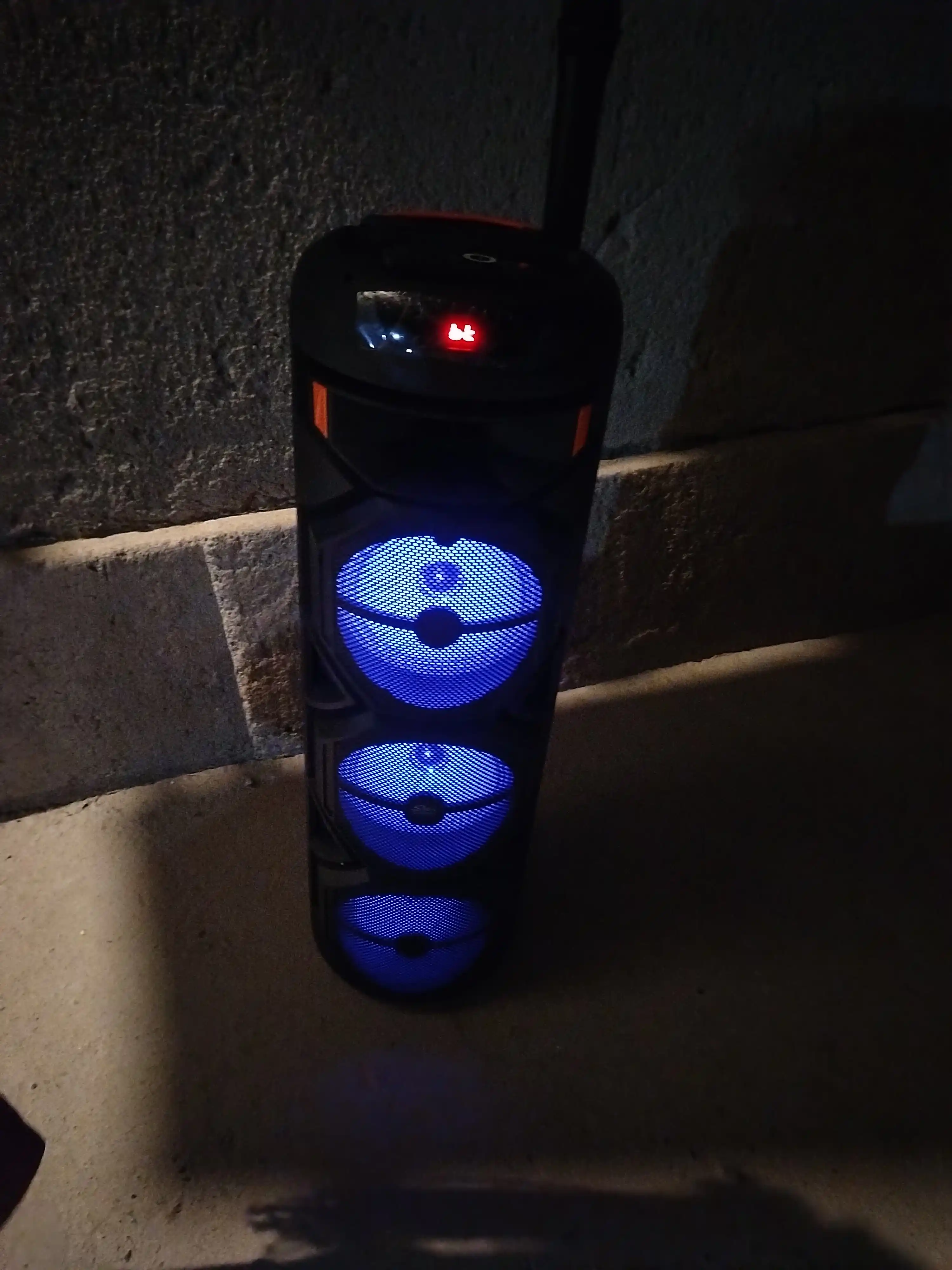 Karaoke kolonka, Bluetooth, simsiz mikrofonli, RGB chiroqli, 90×30 sm