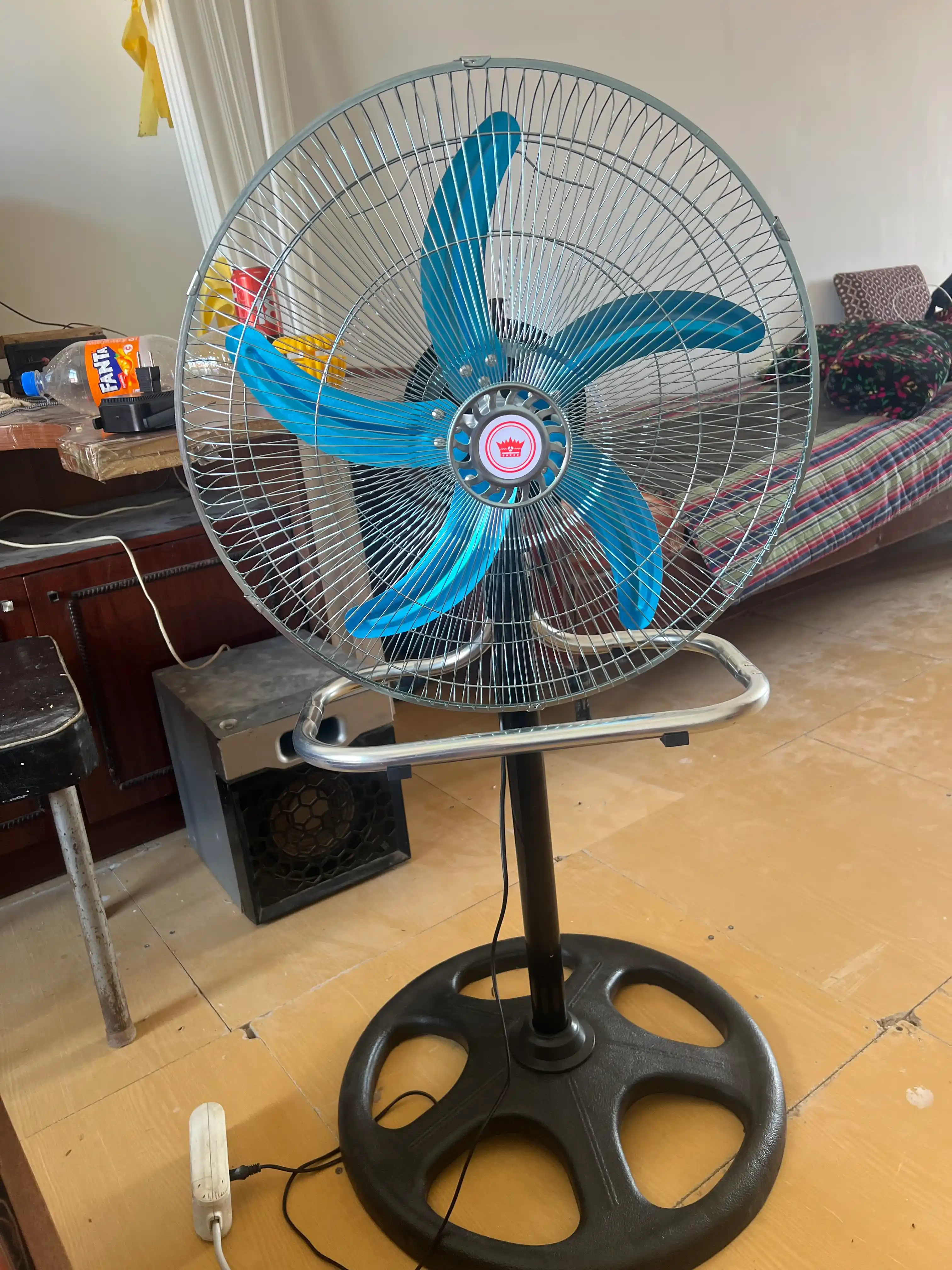 Ventilyator, sovutuvchi pol ventilyator zamonaviy dizayn bilan, 4 xil
