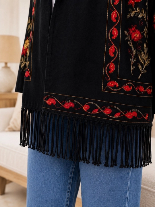 Ayollar kardigani, milliy naqshli poncho