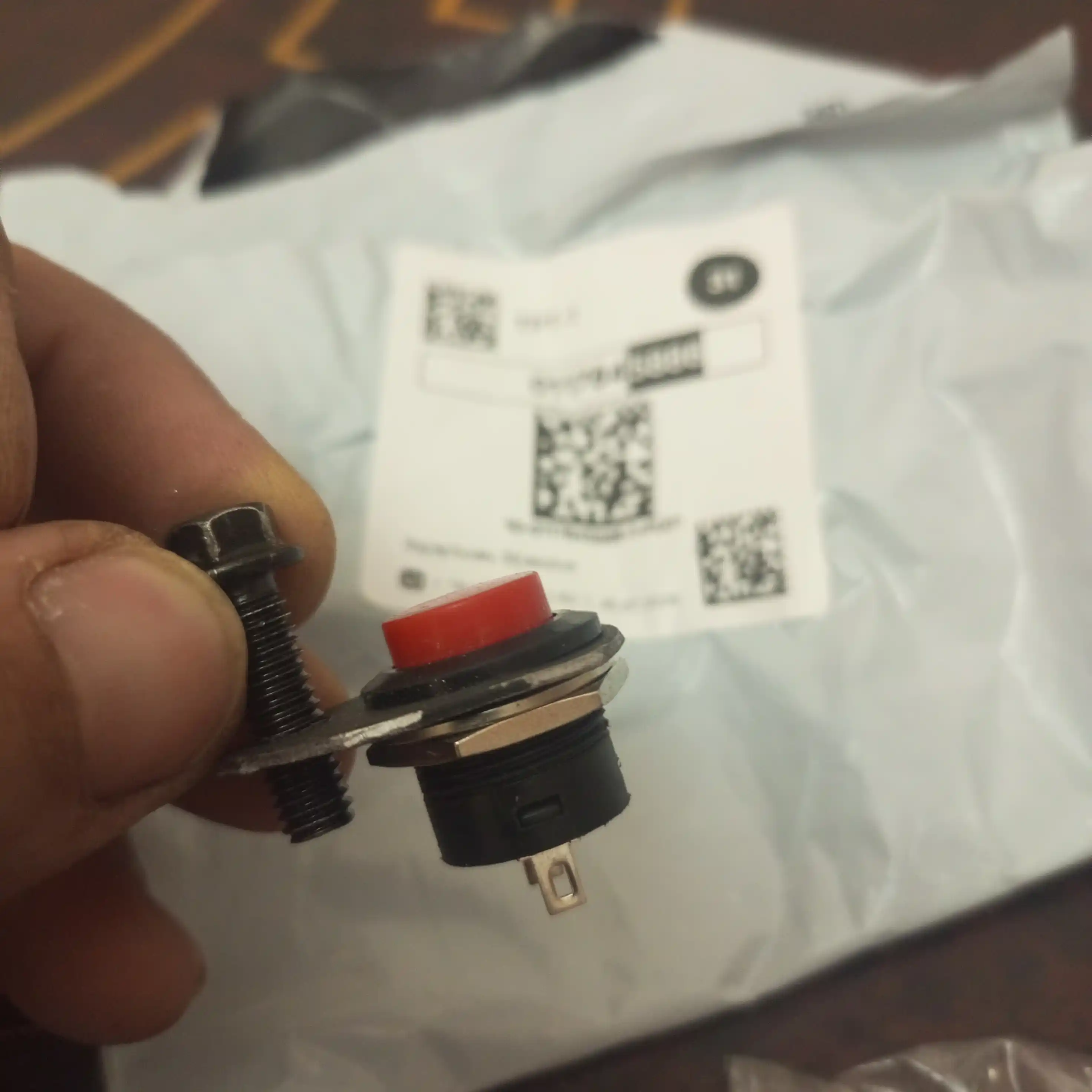 Tugma R13-507 off-(on) qizil (3A 250V)