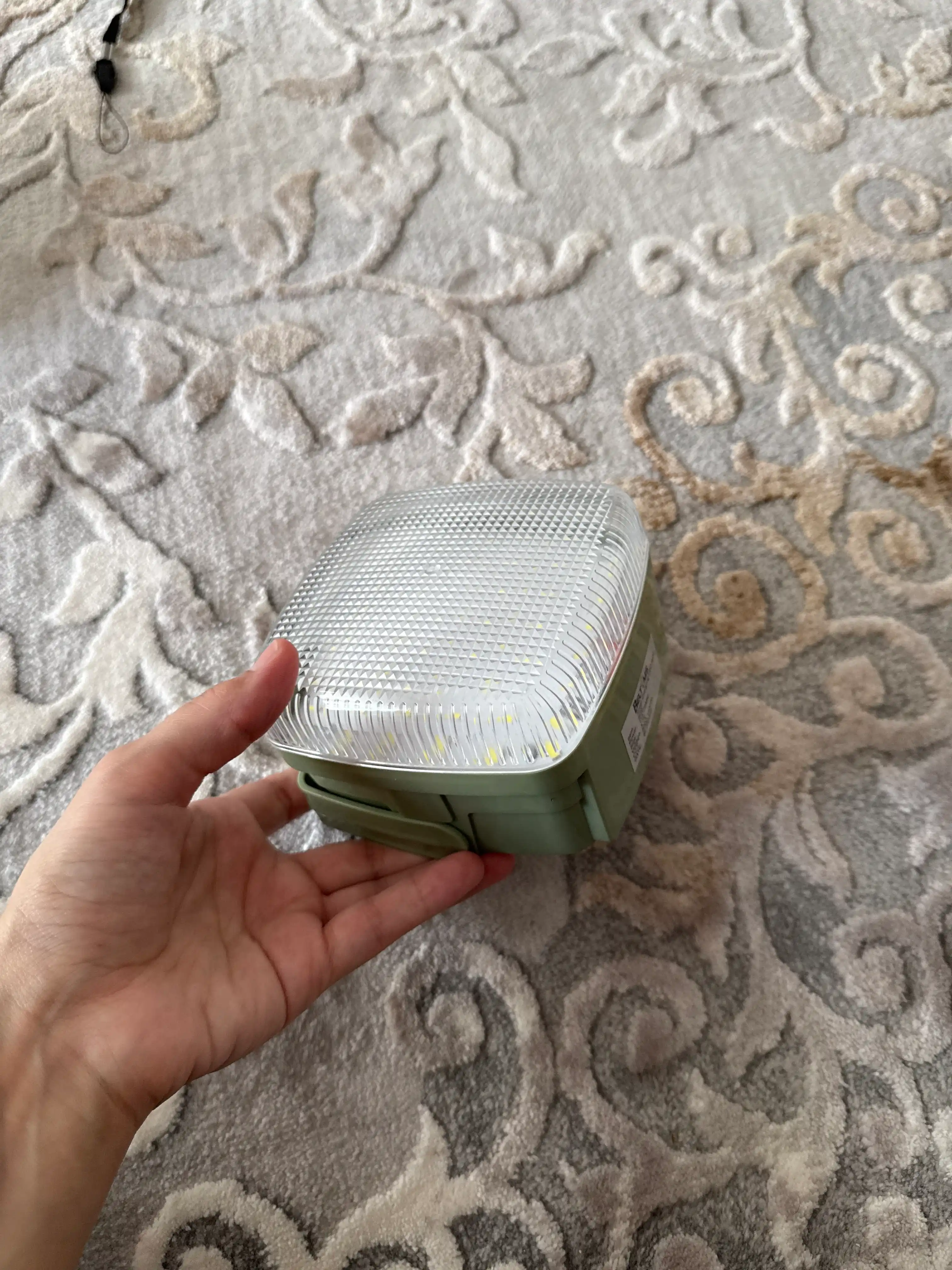 LED fonar quyosh paneli bilan, 3600 mAh batareya, 7–10 soat yorug‘lik, portativ fonar