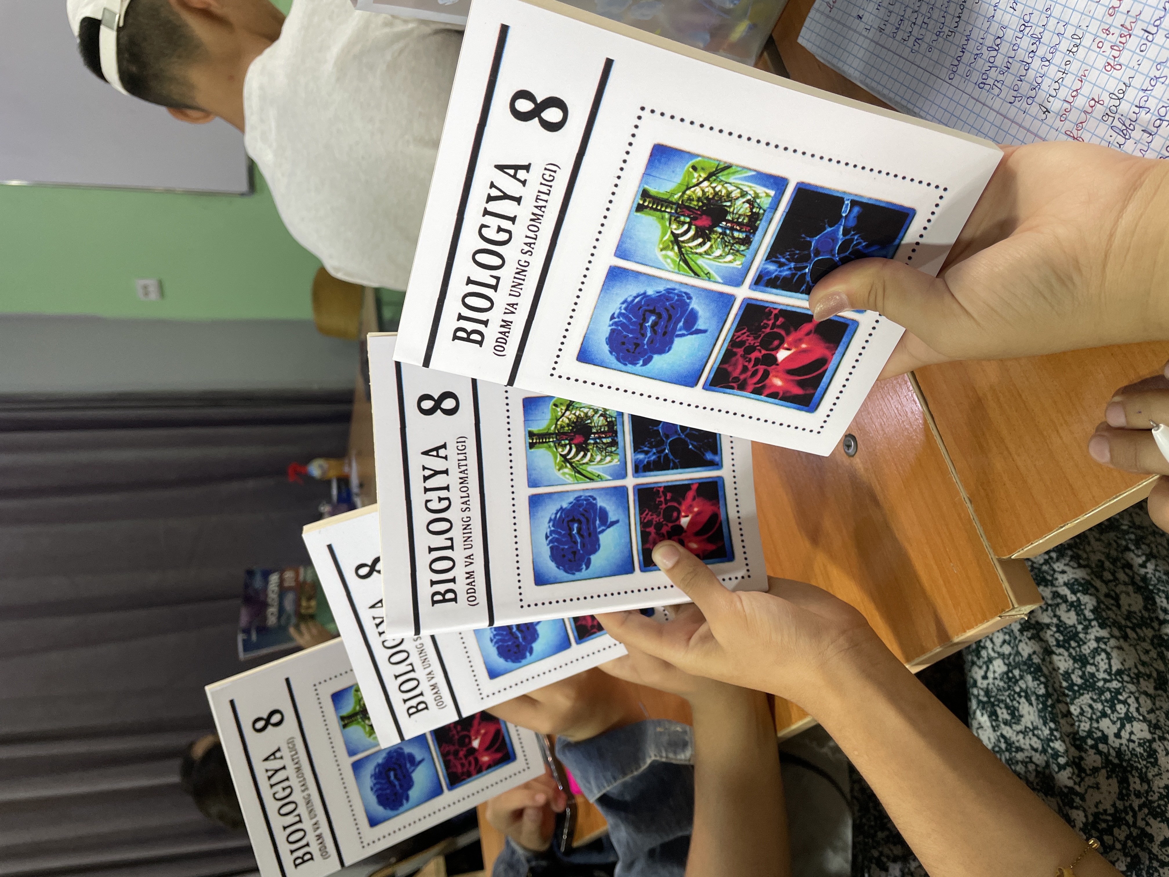 «Biologiya. 8-sinf».  (A5 format  rangli) o'zbek tilida