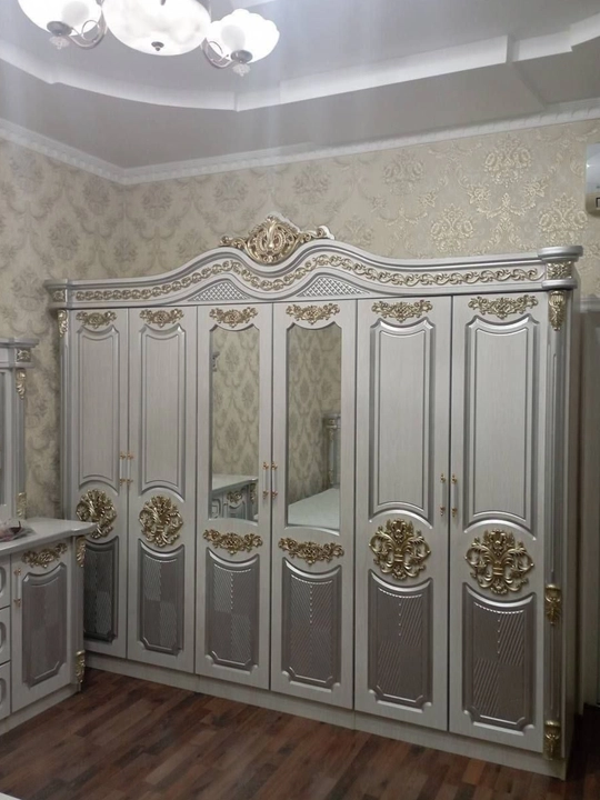 Спальный гарнитур «Шохона» – 6-дверный шкаф, кровать, трюмо и 2 тумбы