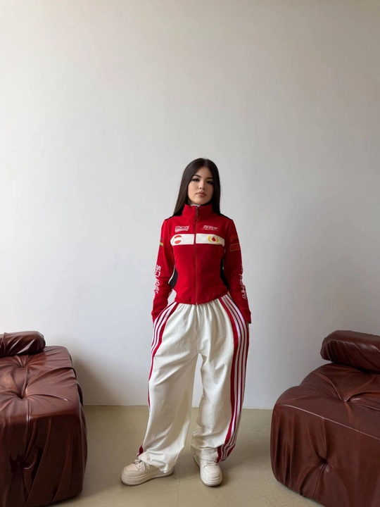 Ayollar uchun dvoykalar: oversize sport kiyimlari va kostyum shim