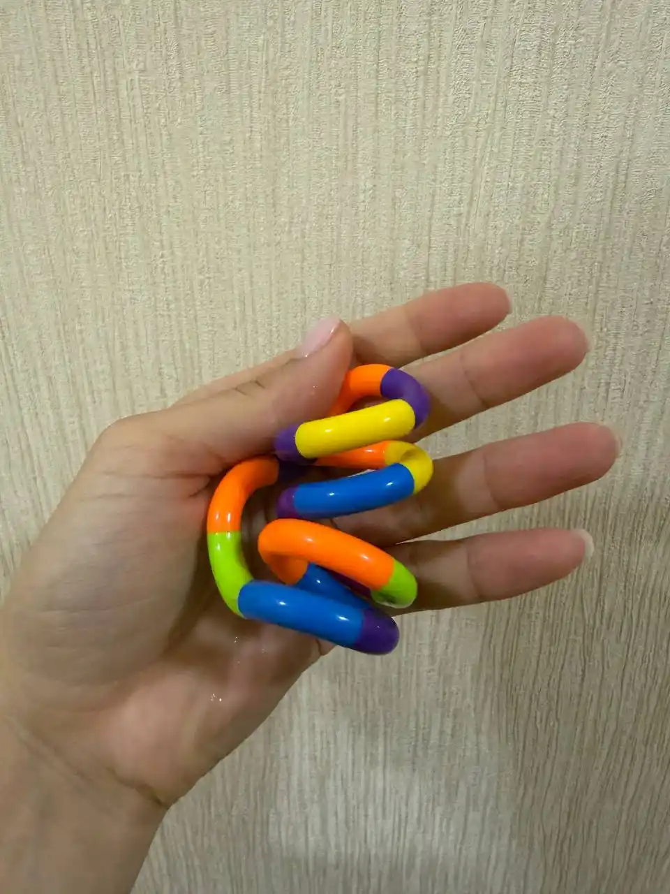 Tangle Twist stressga qarshi
