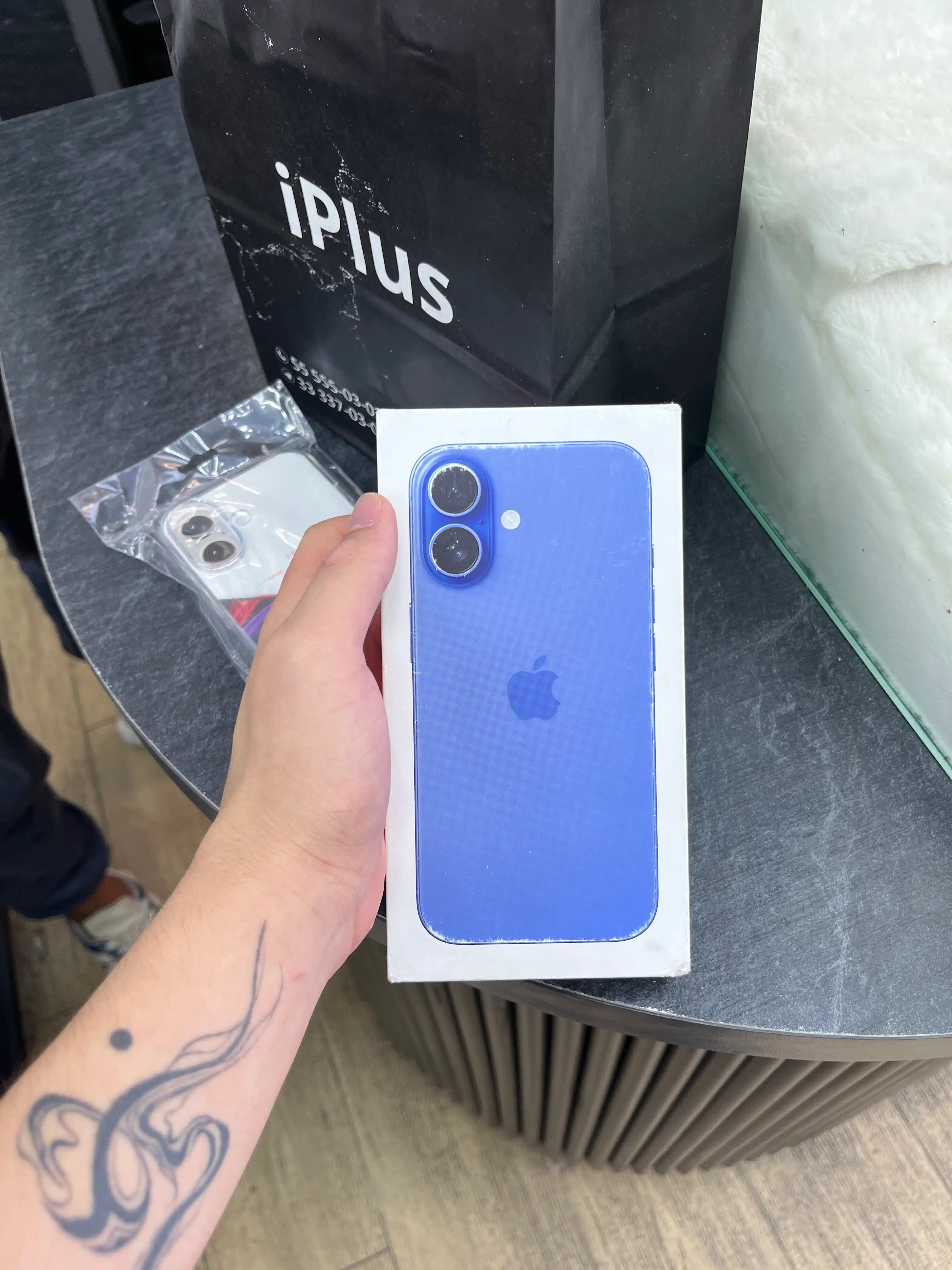 Smartfon iPhone 16, 128/256 GB, SIM/DualSIM, g'ilof va oyna sovg'aga