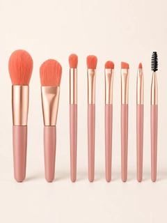 Розовый
