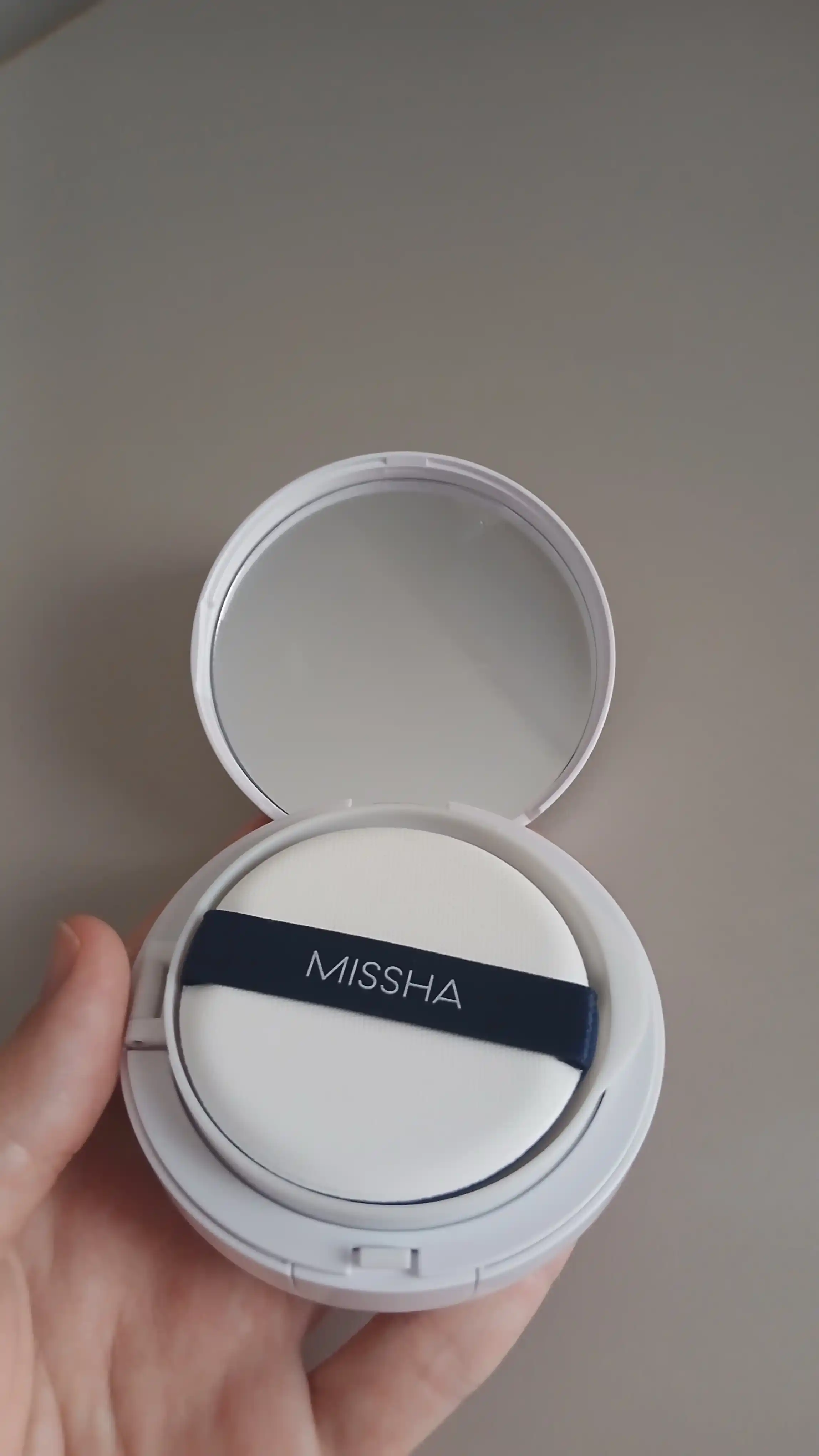 Namlovchi tonal yostiqcha Missha Magic Cushion Moist Up SPF50+ PA+++