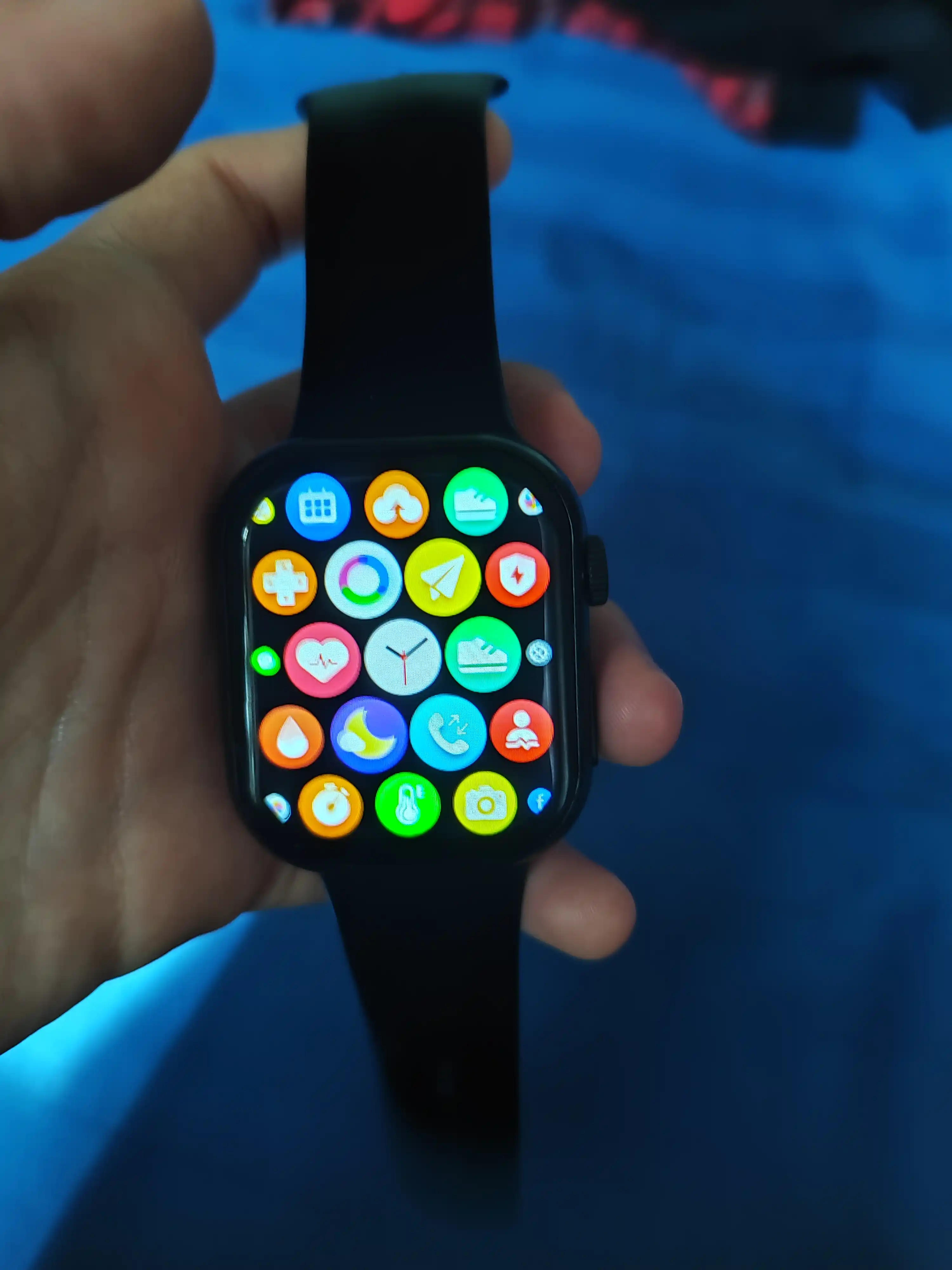 Aqlli soat, 1+1, 2 ta Smart Watch 8 va 8 ultra, 11 ta kamar va g'ilof bilan