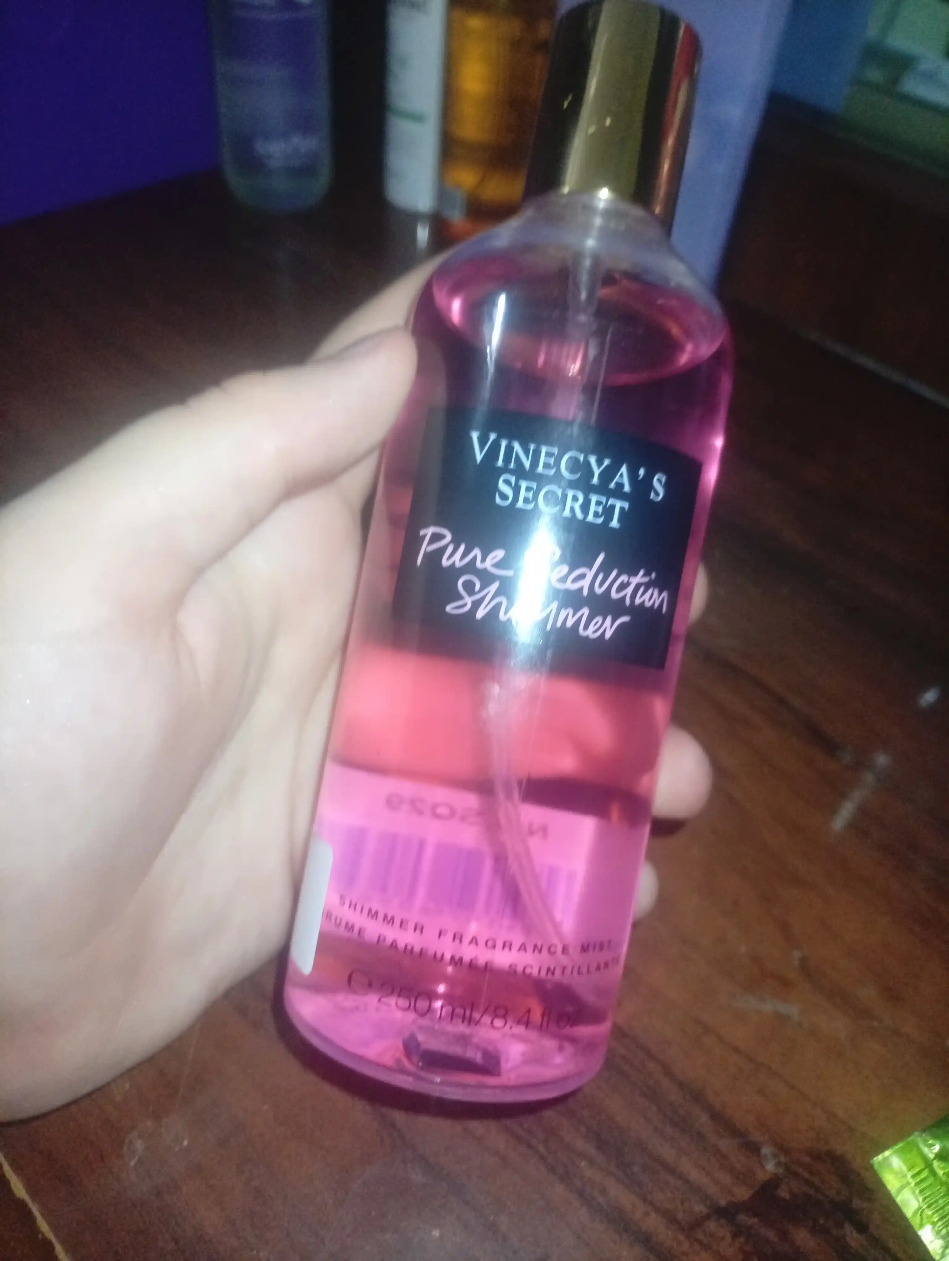 Parfyumlangan tana spreyi suvi Victoria's Secret Spreyi Aqua Kiss Rush, Shimmer, 250 ml