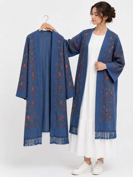 Ayollar uchun ko‘k kashtali kardigan, kimono uslub, uzun kardigan, premium, zamonaviy