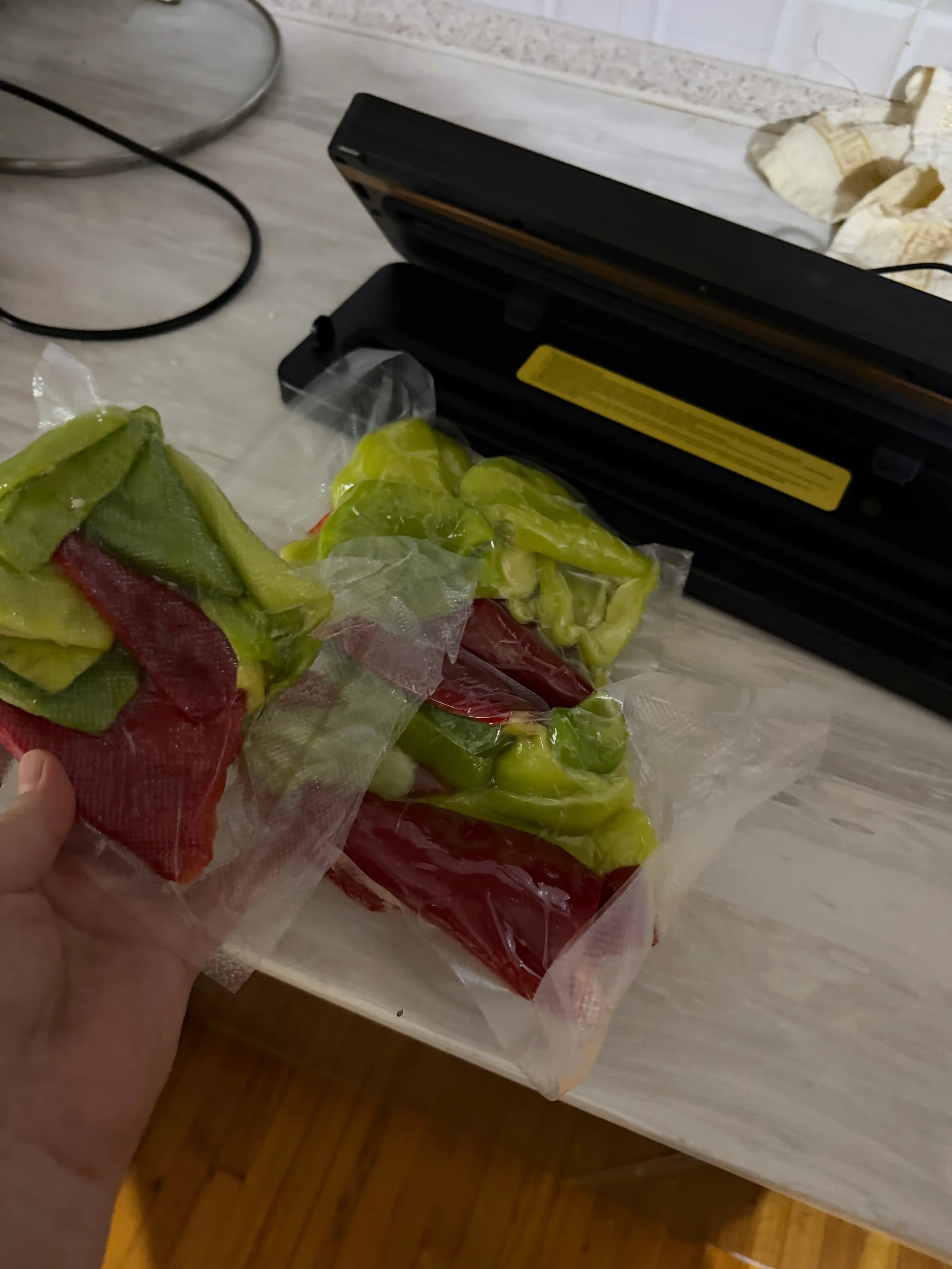 Вакууматор — вакуумный упаковщик продуктов, + 10 пакетов, машина для вакуумной упаковки