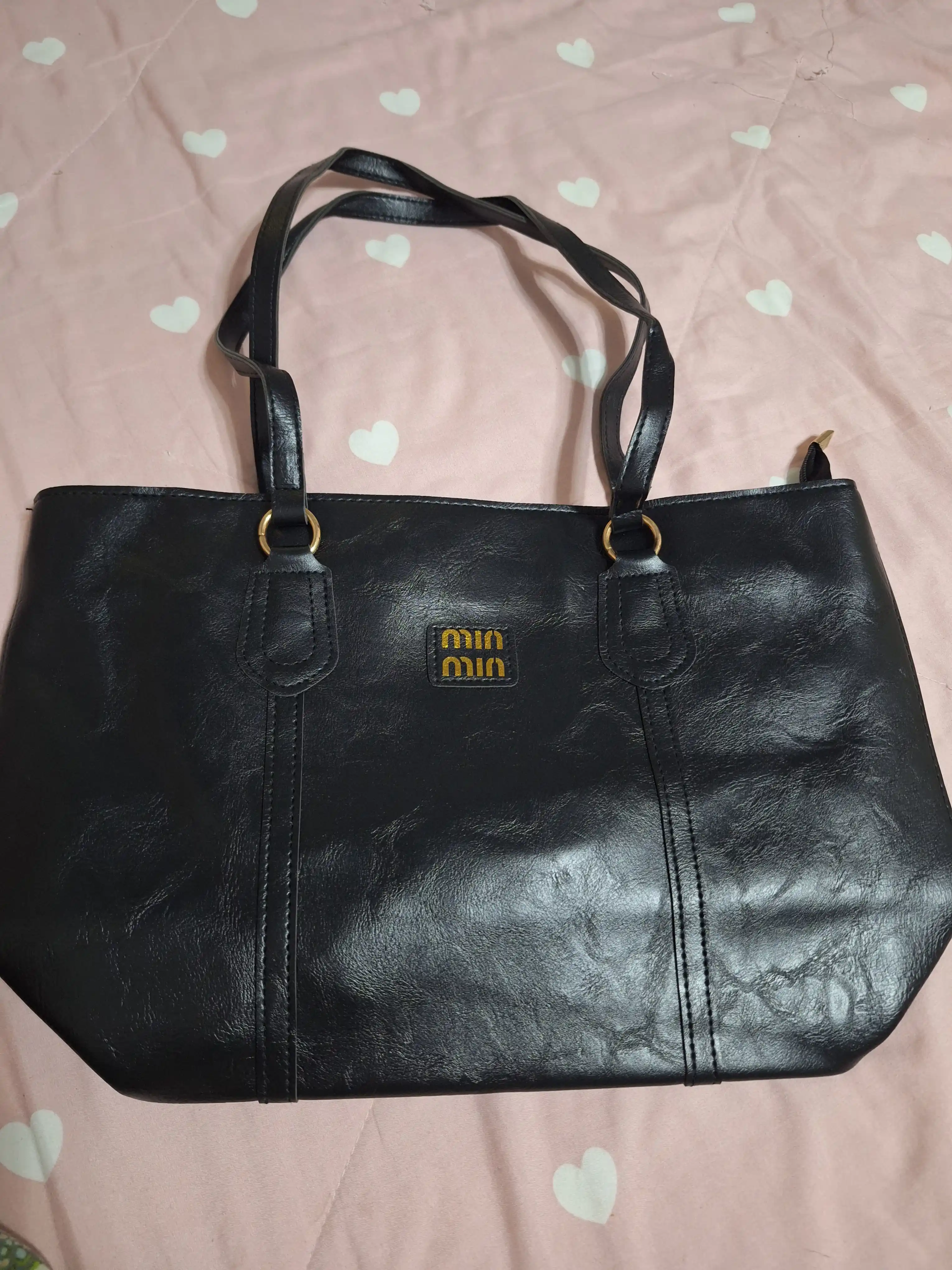 Ayollar uchun ZARMINA Classic tote sumkasi, eko-charm, qora, keng