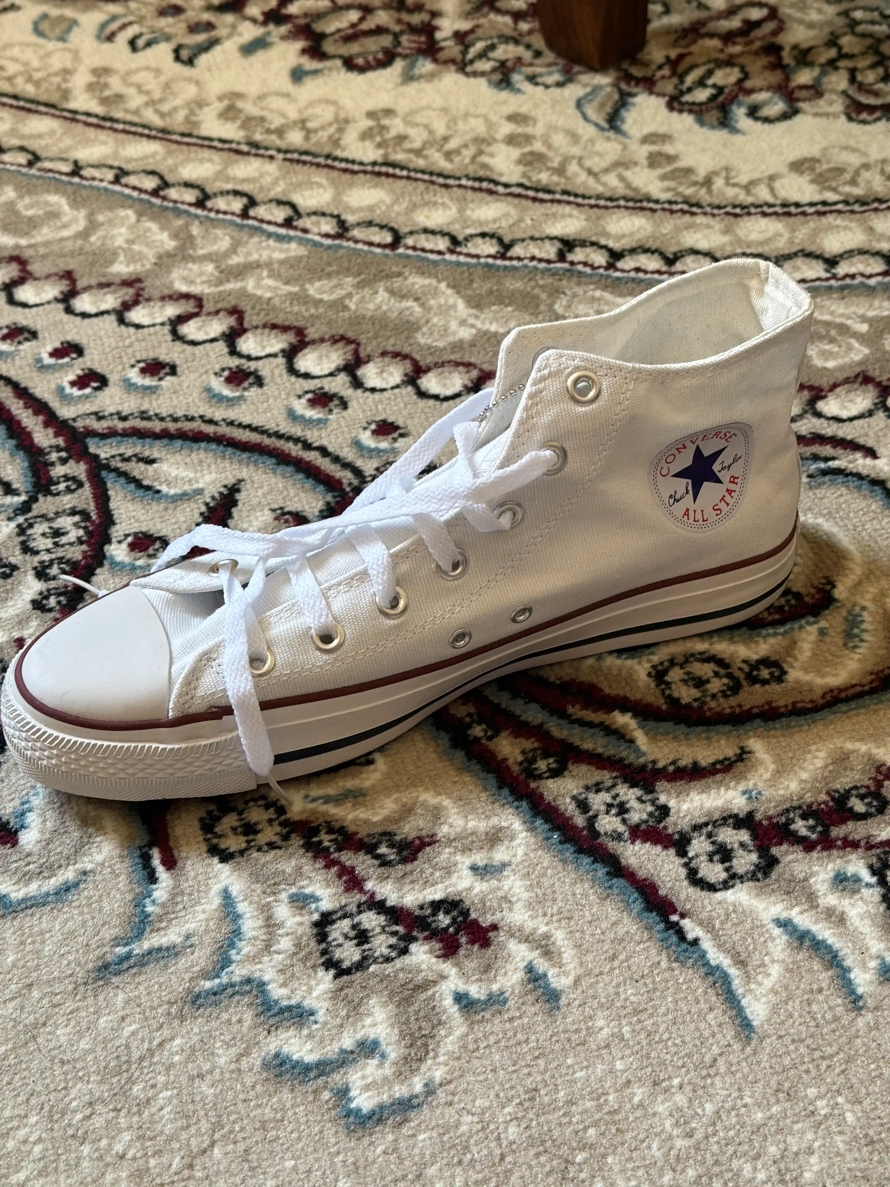 Kedalar Converse sport uchun, yoz-kuz-bahor mavsumi uchun