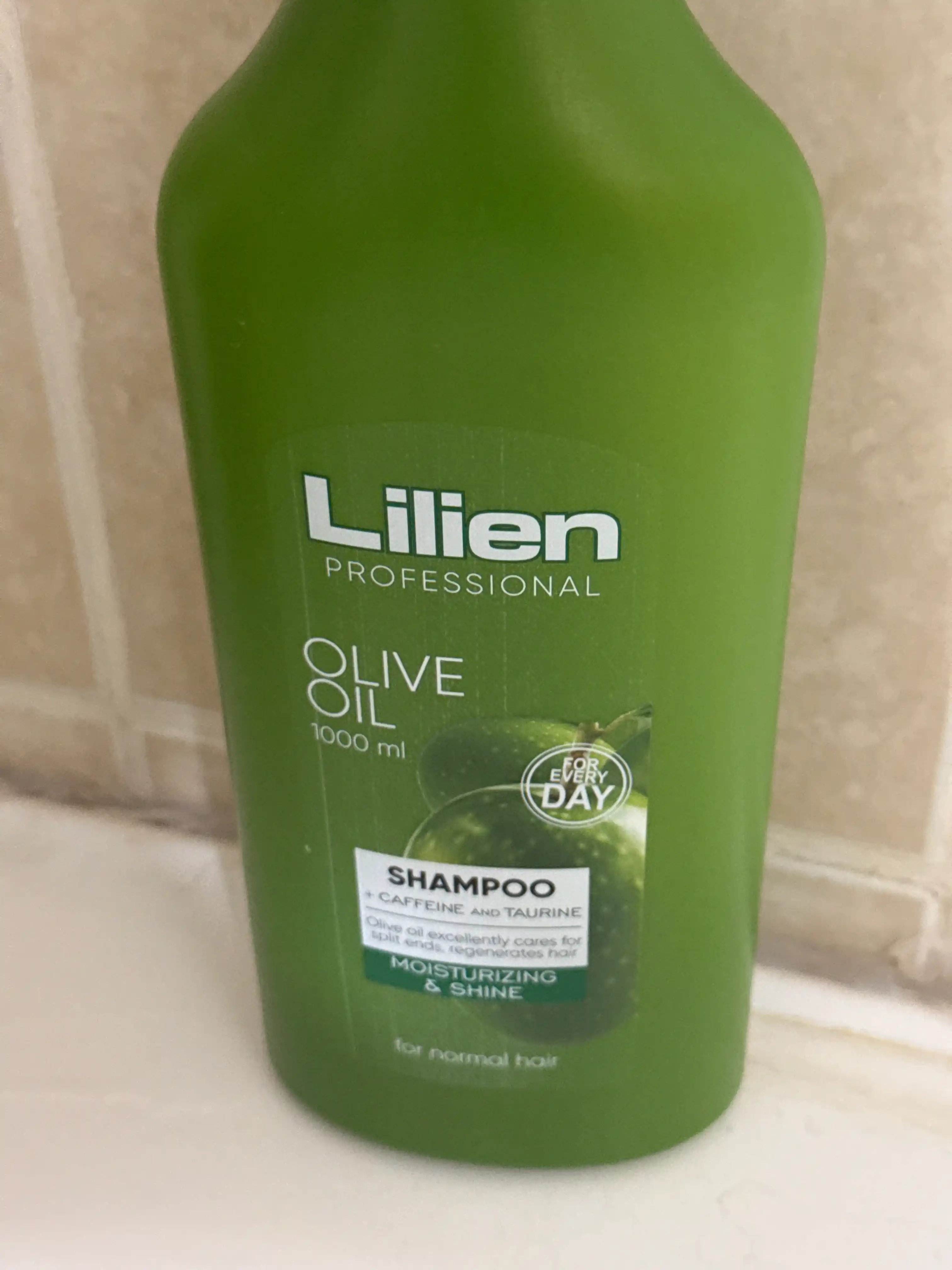 Yogli sochlar uchun professional shampun Lilien Olive Oil, 1 litr