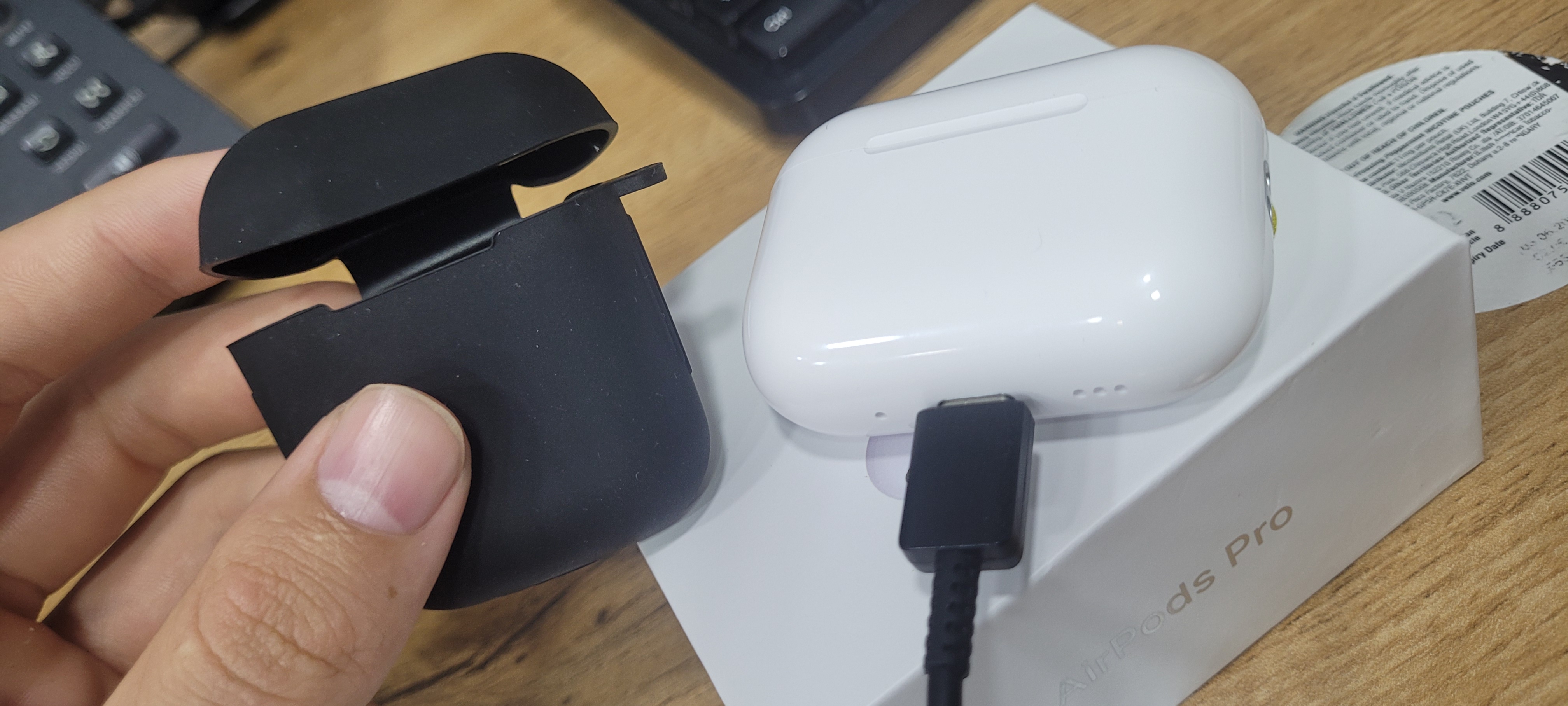 Чехол для беспроводных наушников AirPods 1, 2/ Pro 2, 3, 4