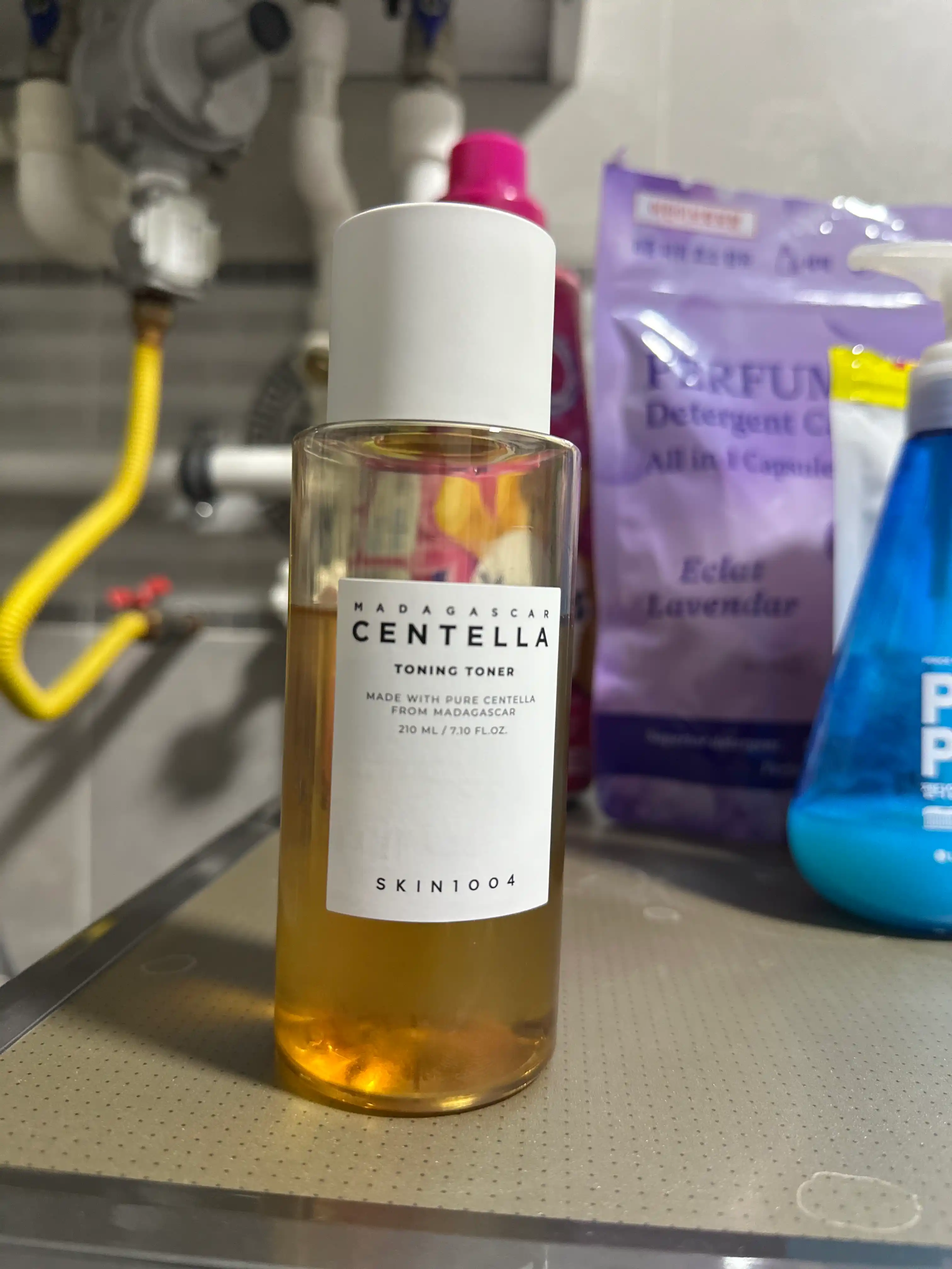 Sentella SKIN1004 Madagaskar Centella Tonik Tonerli yumshoq peeling toneri, 210 ml