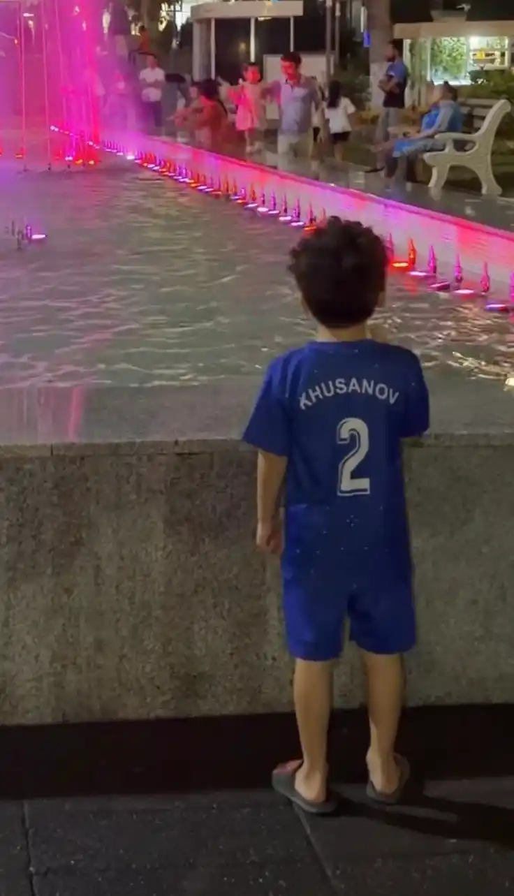 Футбольная форма Хусанова