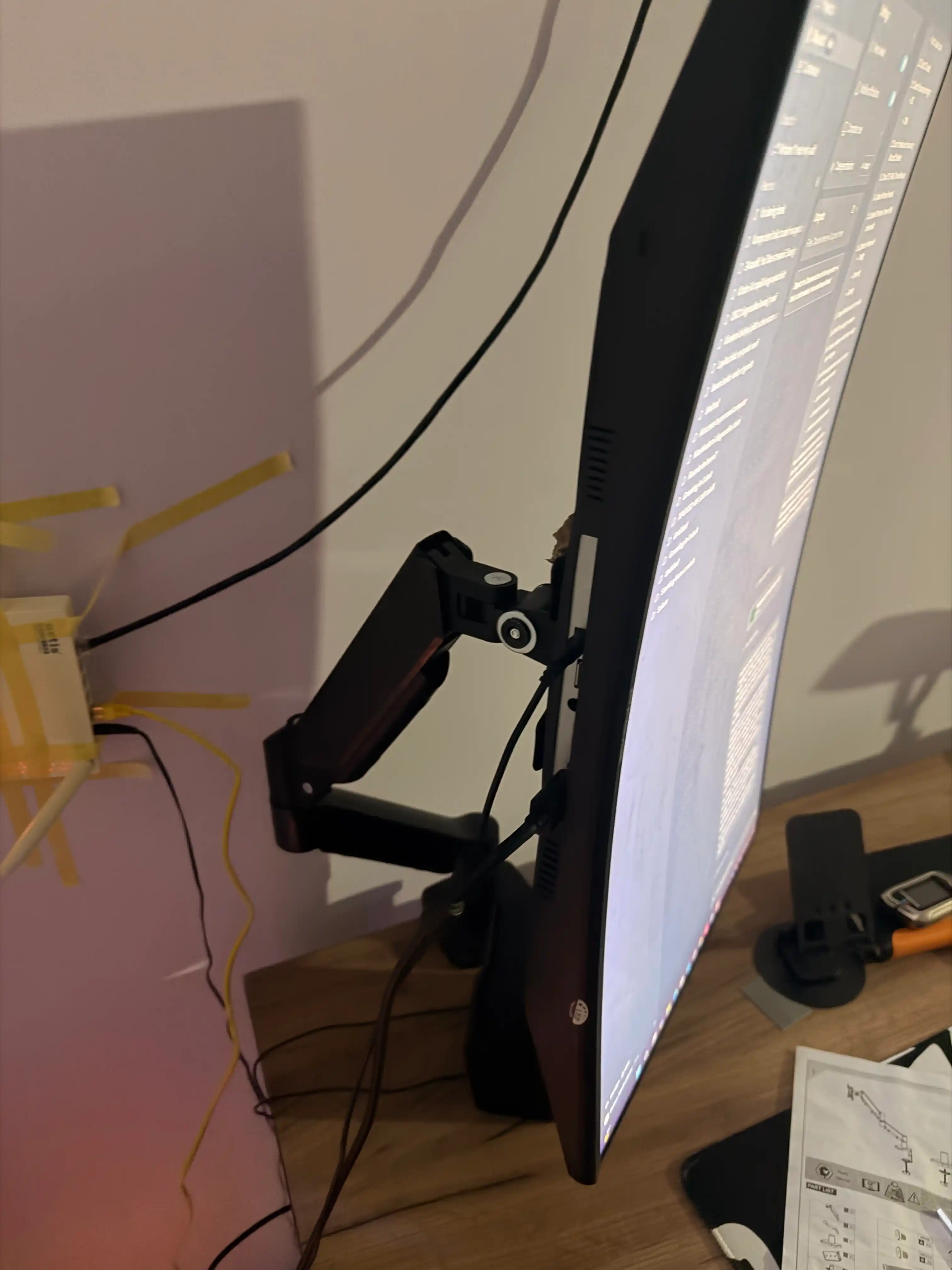 Monitor va televizor uchun aylanuvchi, stol usti kronshteyni