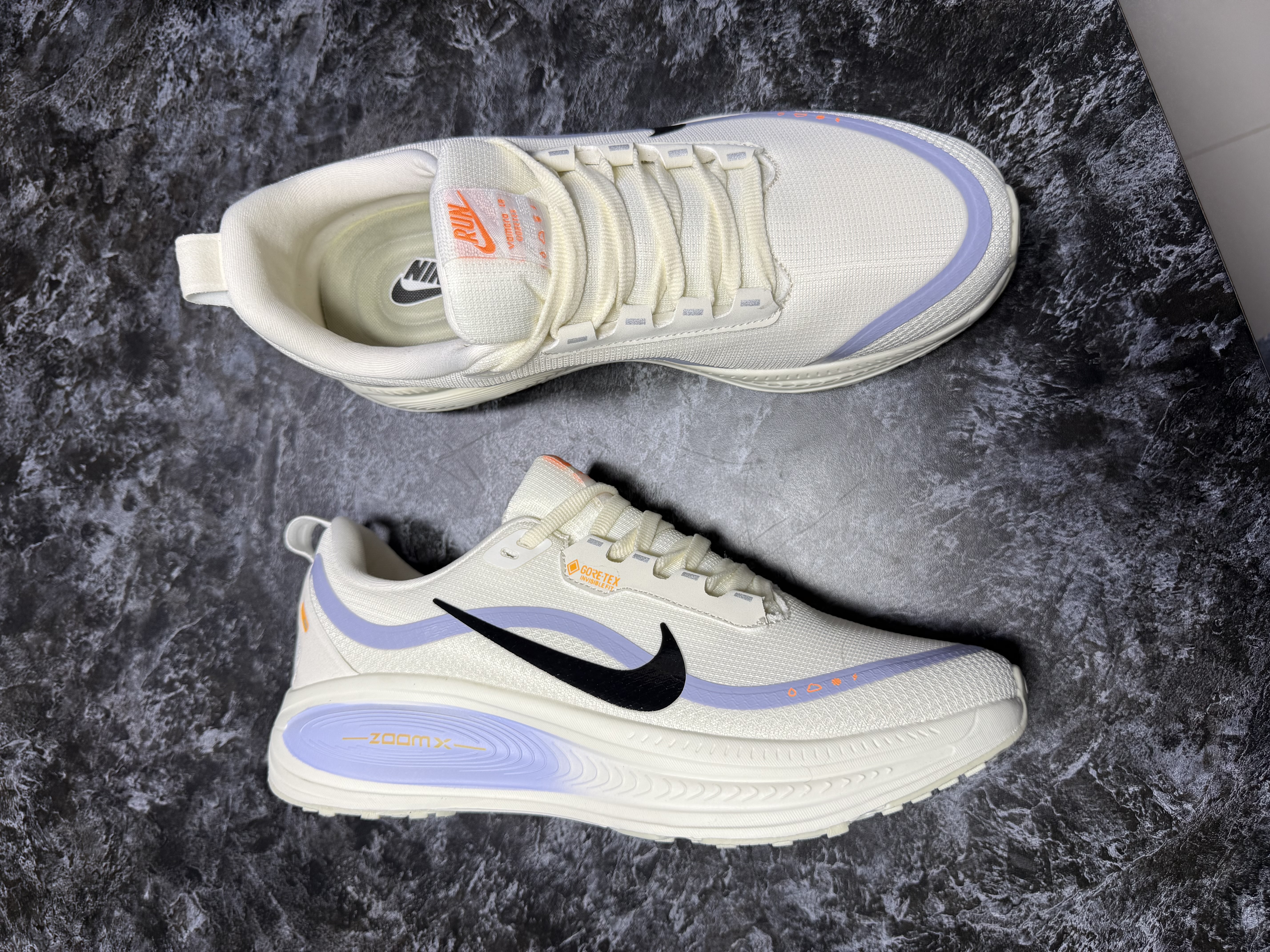 Nike Air, Max, ZoomX krossovkalari, 1 o‘lcham kattaroq olish tavsiya etiladi