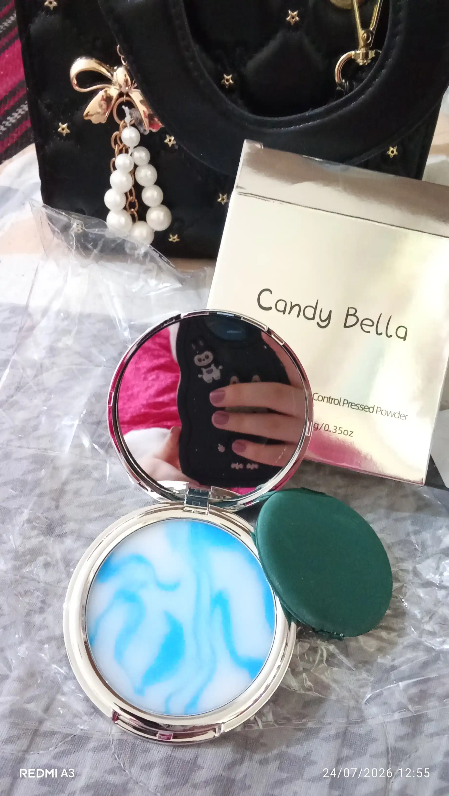 Пудра для лица Candy Bella, кремовая основа, матирующая, бесцветная, компактная, 10 г
